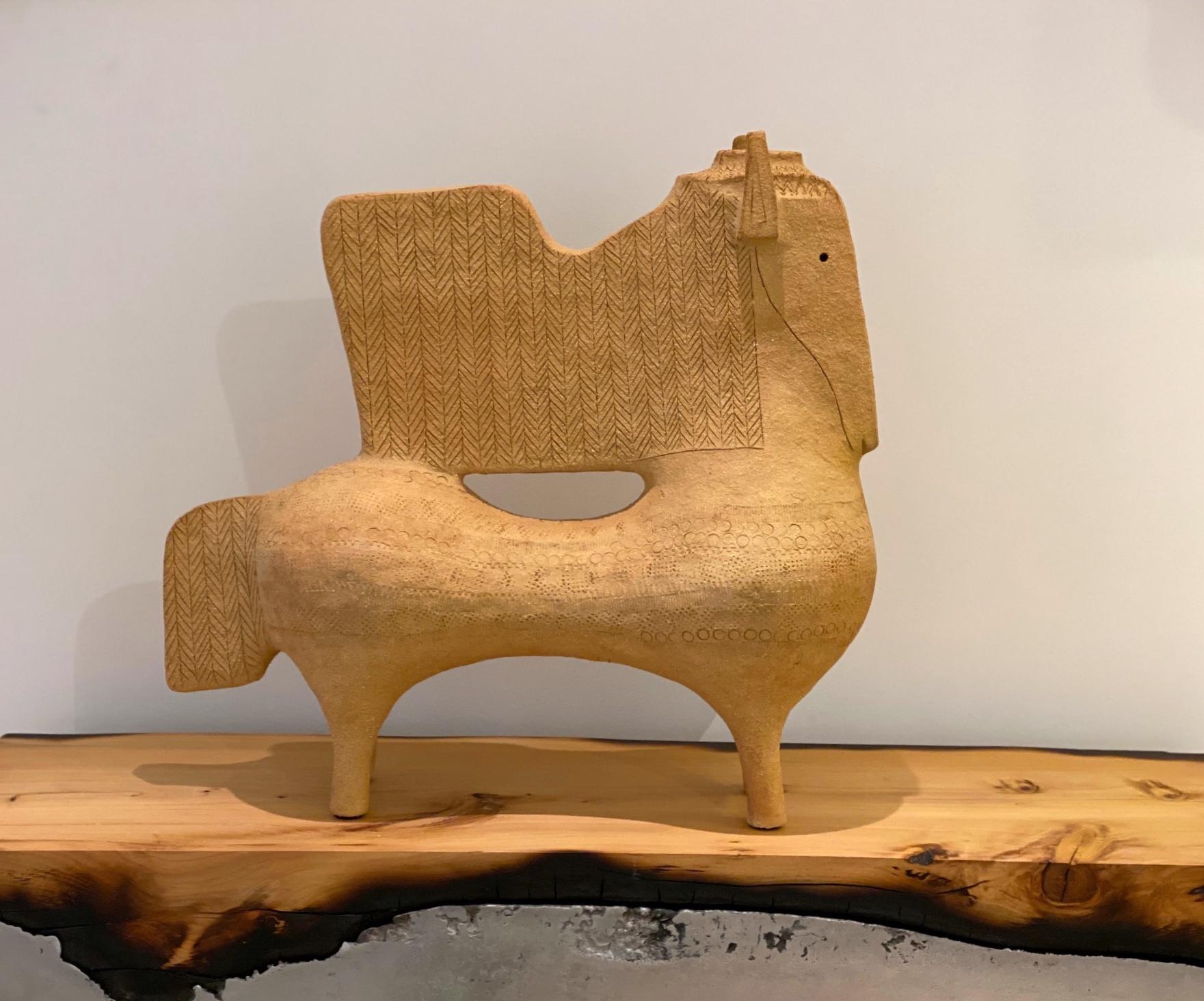 Nude engraved earthenware stylized sculpture 