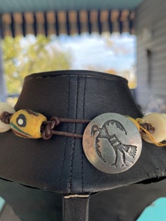 Große, einzigartige, handgefertigte, Statement-Halskette mit tibetischem Anhänger.