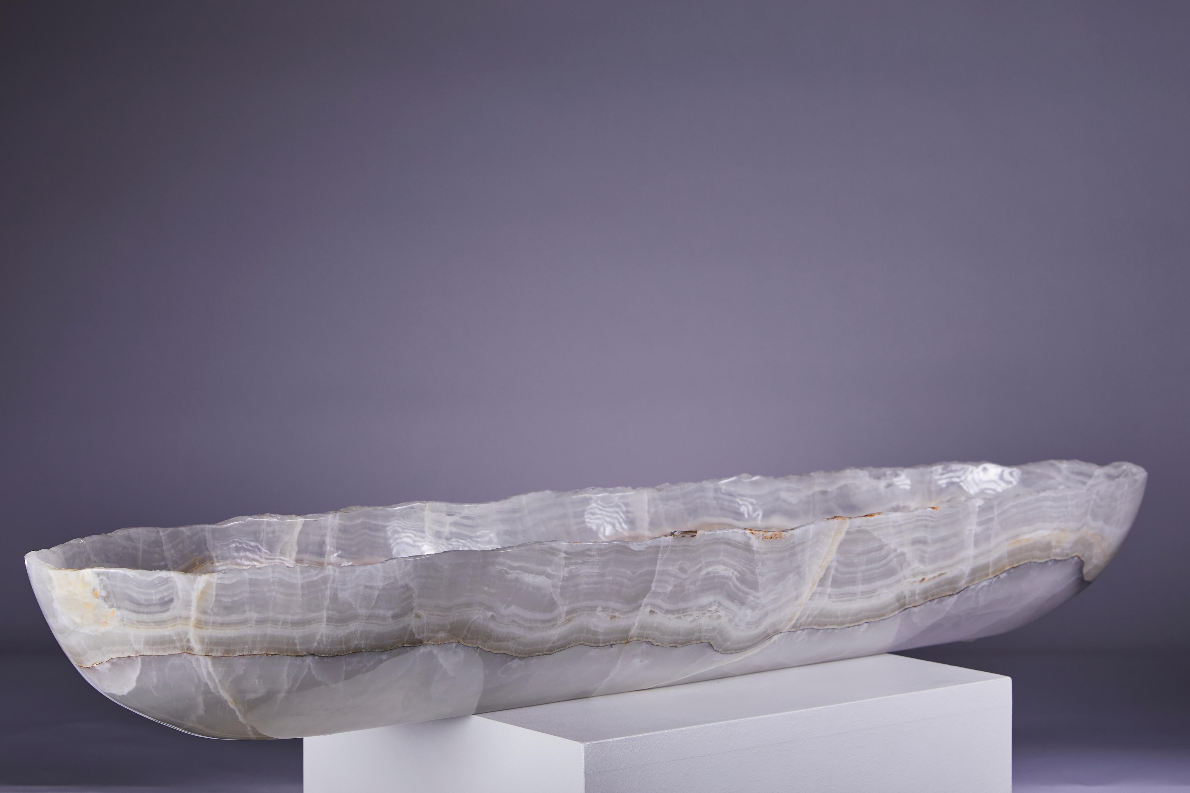 Large onyx canoe bowl with striking banding 2