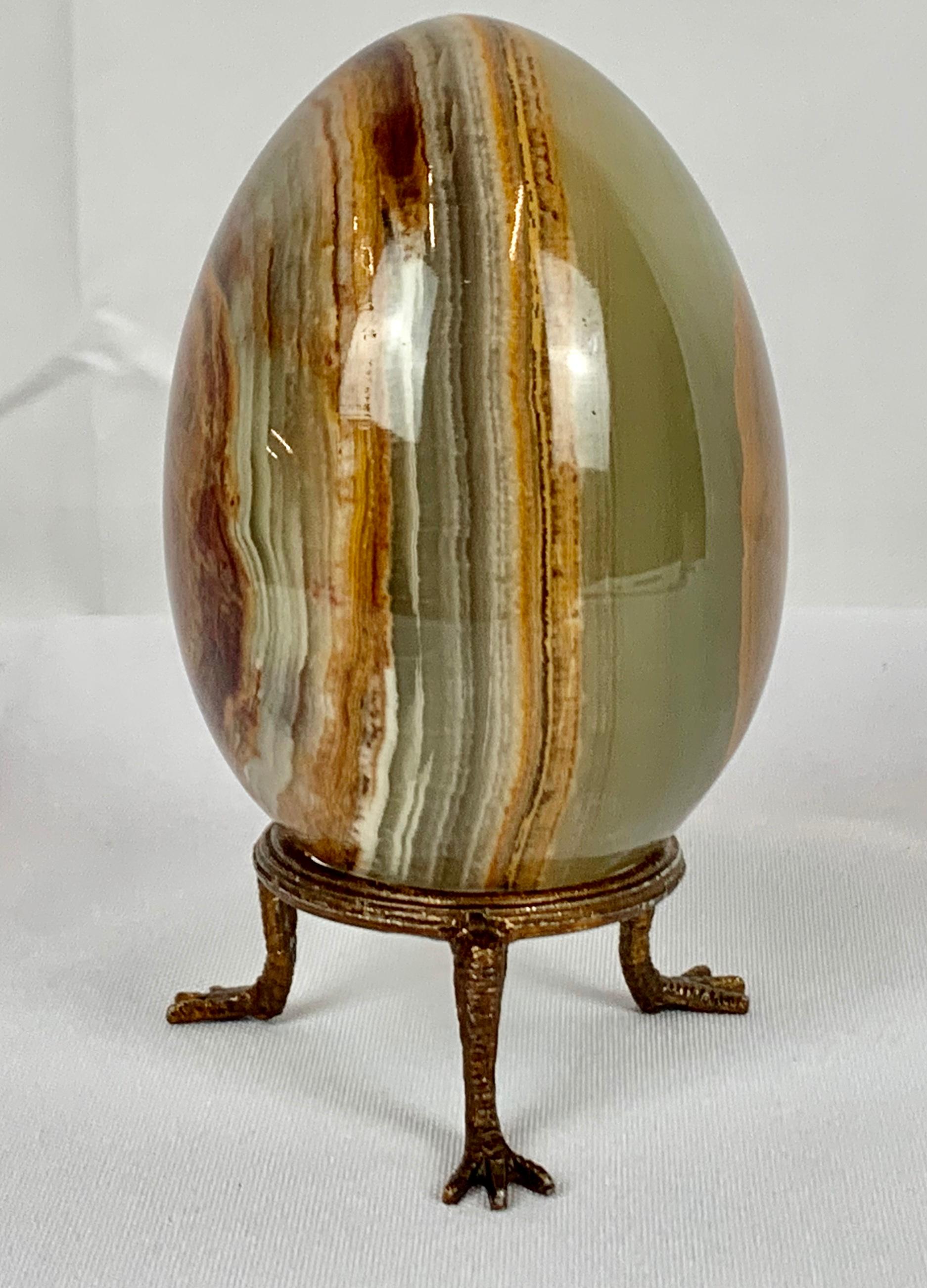 Natural Onyx Egg Form on Gilt Stand  In Good Condition In West Palm Beach, FL