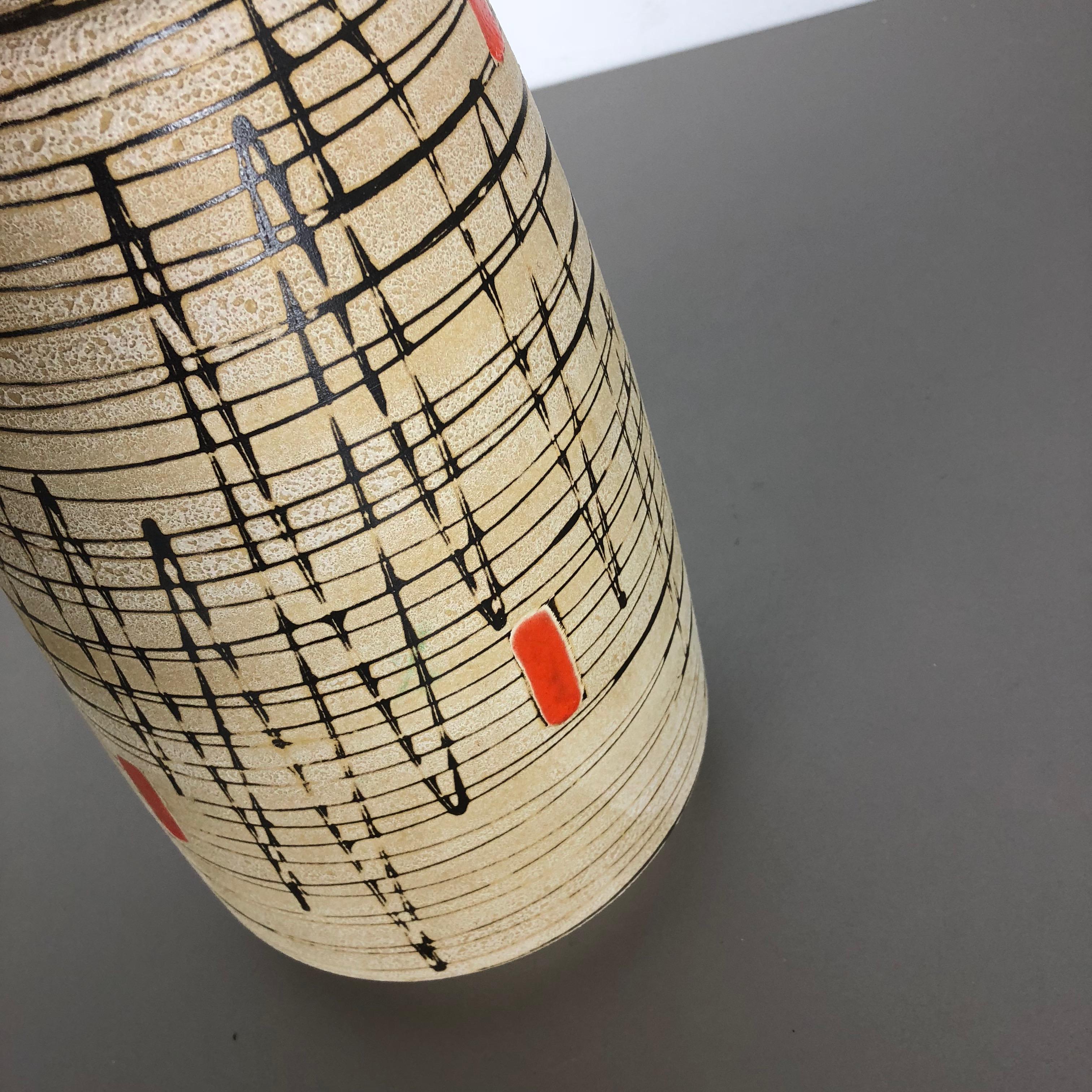 Grand vase de sol en poterie abstraite Op Art fabriqué par Bay Ceramics, Allemagne, années 1960 en vente 3