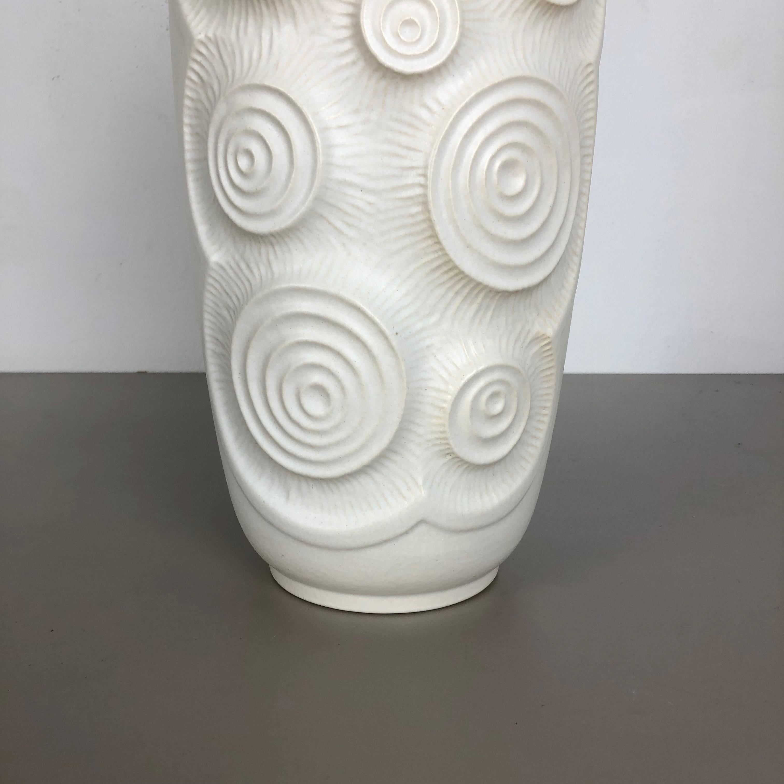 Large Op Art Pottery Floor Vase Made by Bay Ceramics, Germany, 1960s In Good Condition In Kirchlengern, DE