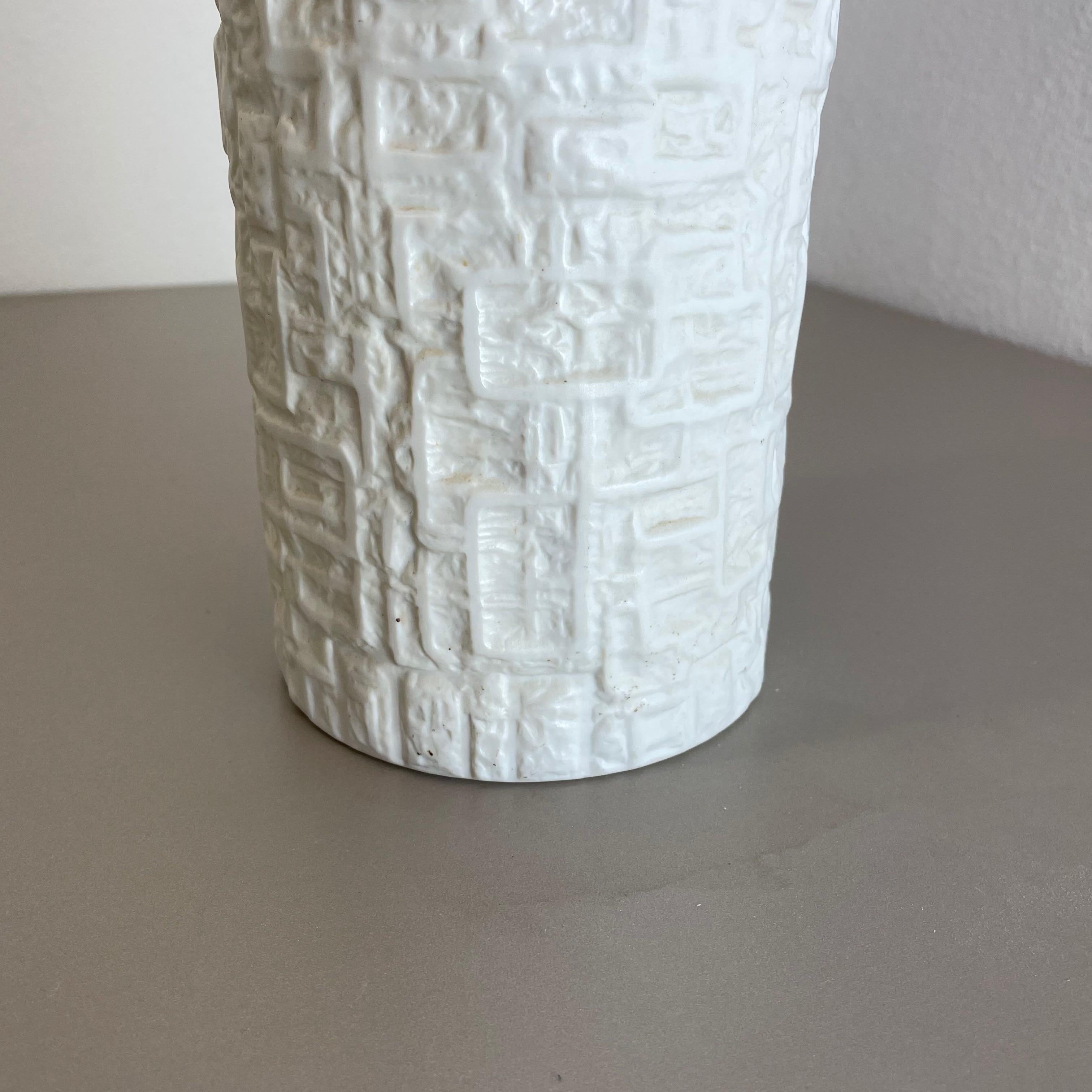 Large OP Art Vase Porcelain Vase by Martin Freyer for Rosenthal, Germany For Sale 6