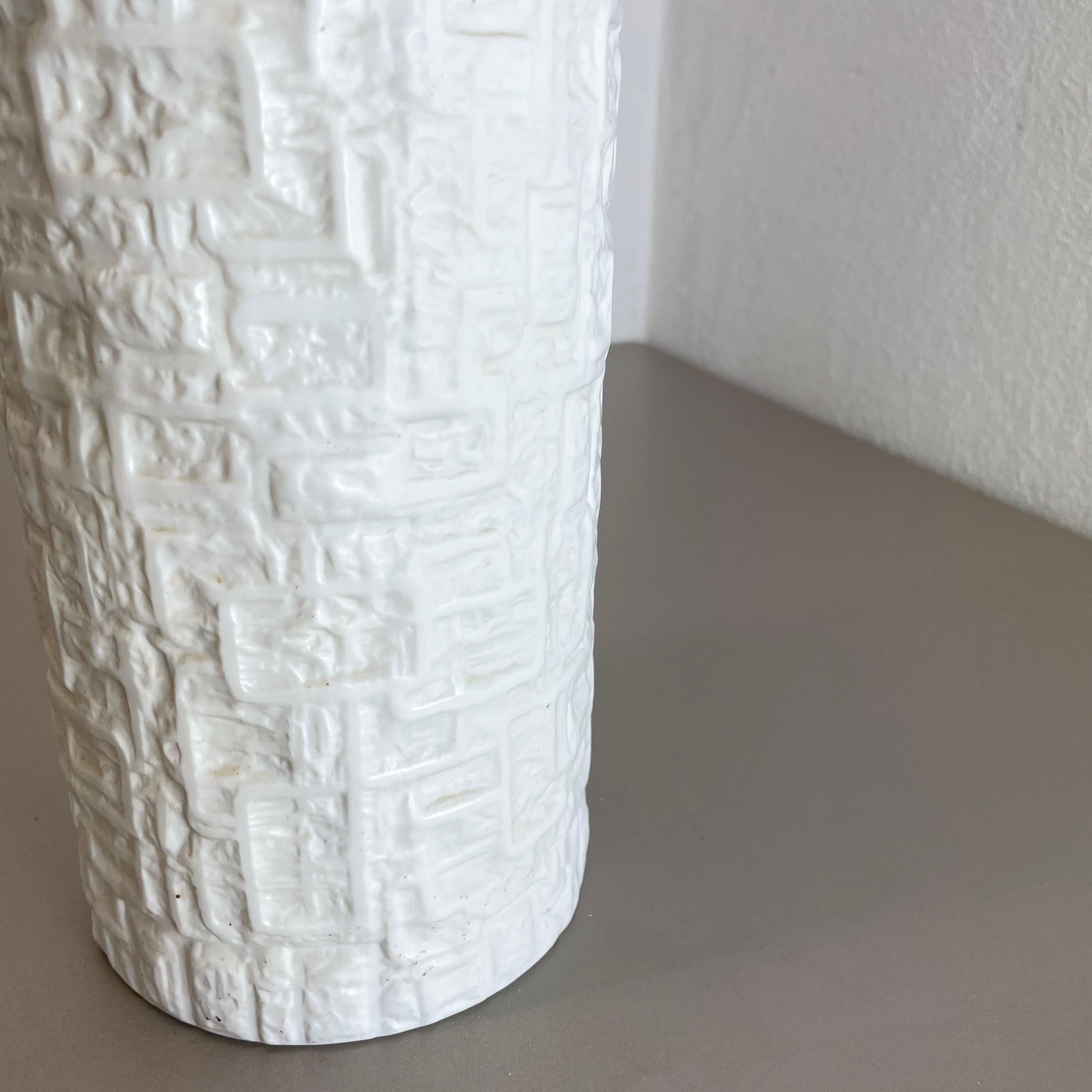 Large OP Art Vase Porcelain Vase by Martin Freyer for Rosenthal, Germany For Sale 7