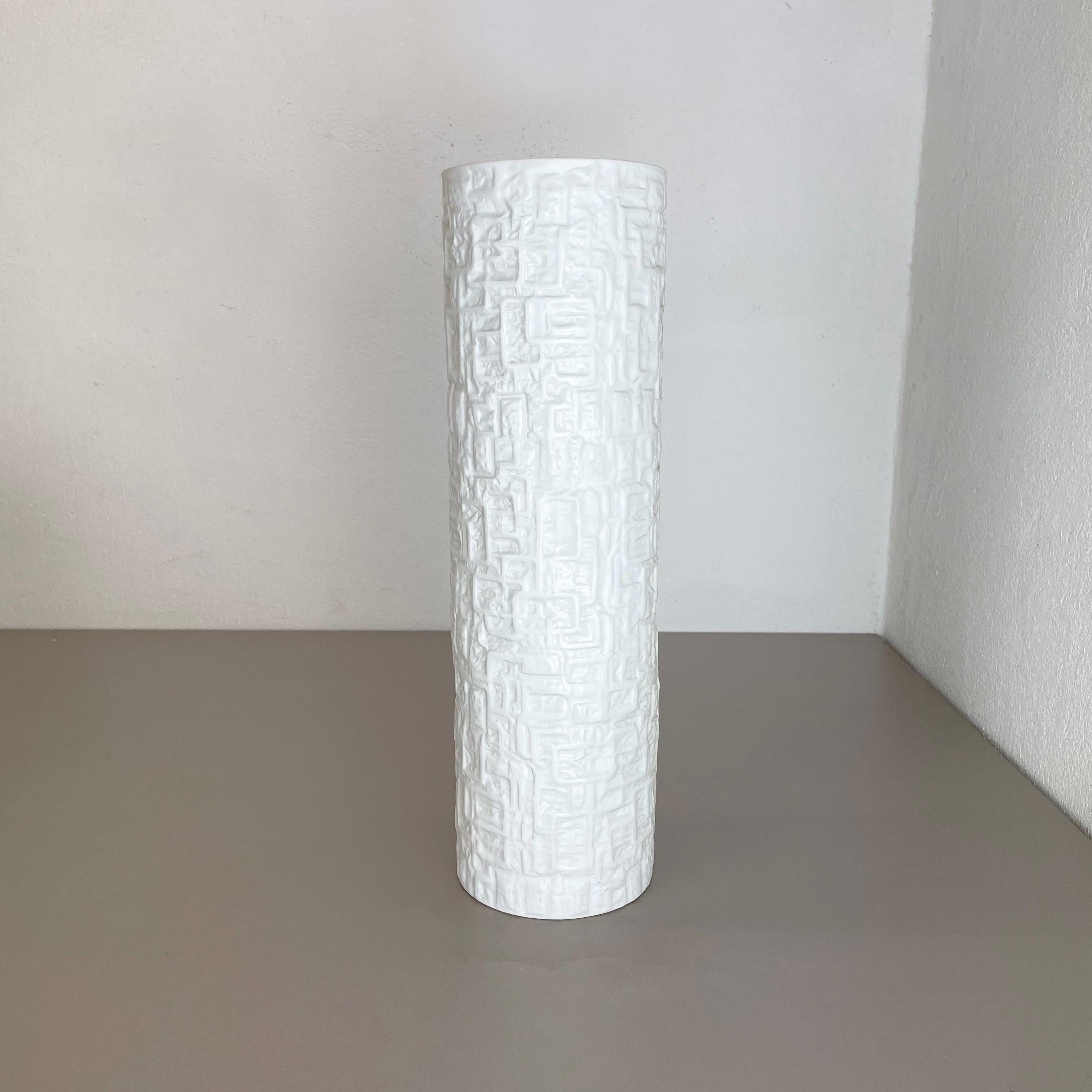 Article:

OP Art Porcelain vase


Producer:

Rosenthal, Germany


Designer:

Martin Freyer




Decade:

1970s




This original vintage OP Art vase was produced in the 1970s in Germany. It is made of porcelain with an OP ART