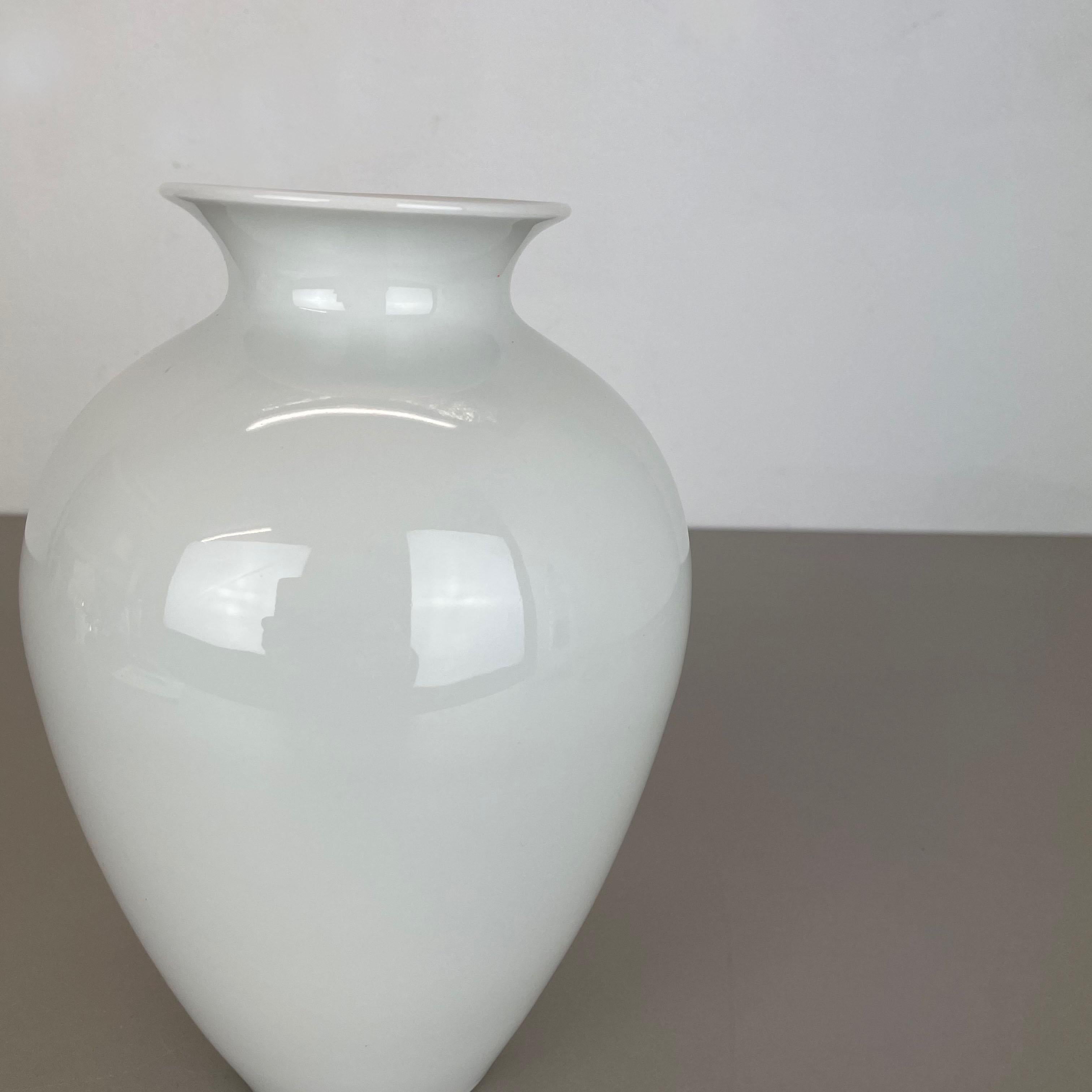 Large Op Art Vase Porcelain German Vase by Fürstenberg Ceramics, Germany, 1970s For Sale 1