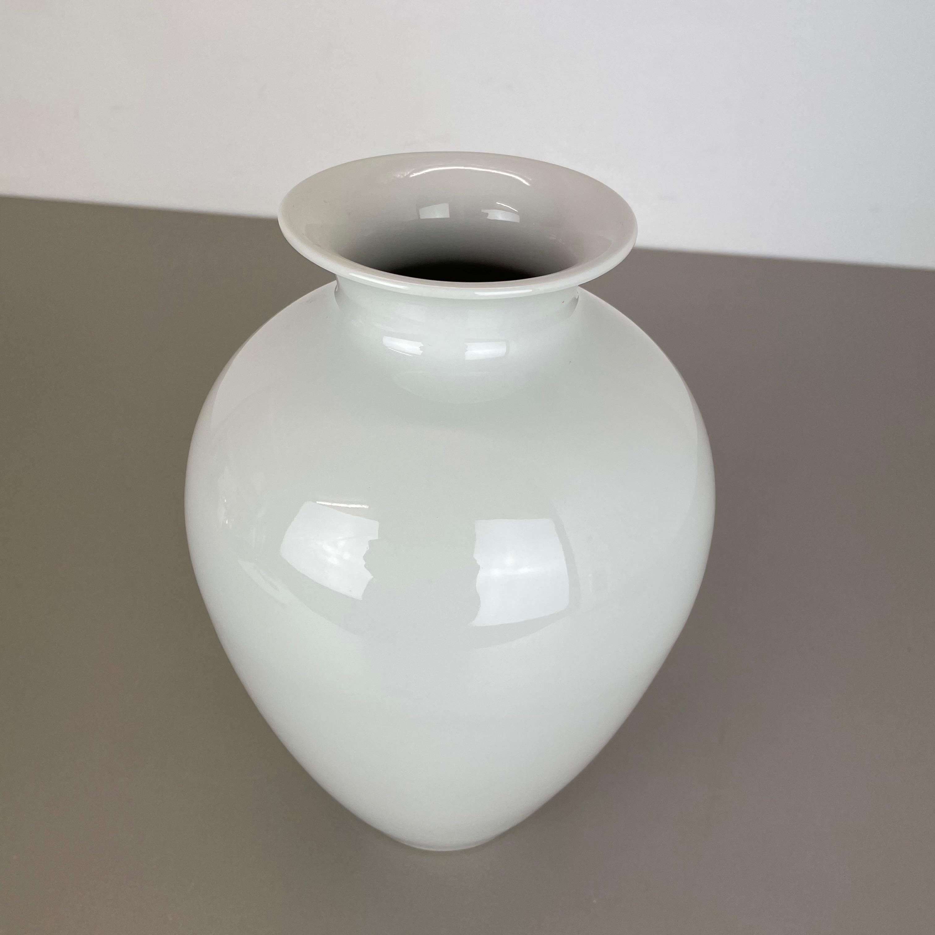 Large Op Art Vase Porcelain German Vase by Fürstenberg Ceramics, Germany, 1970s For Sale 2