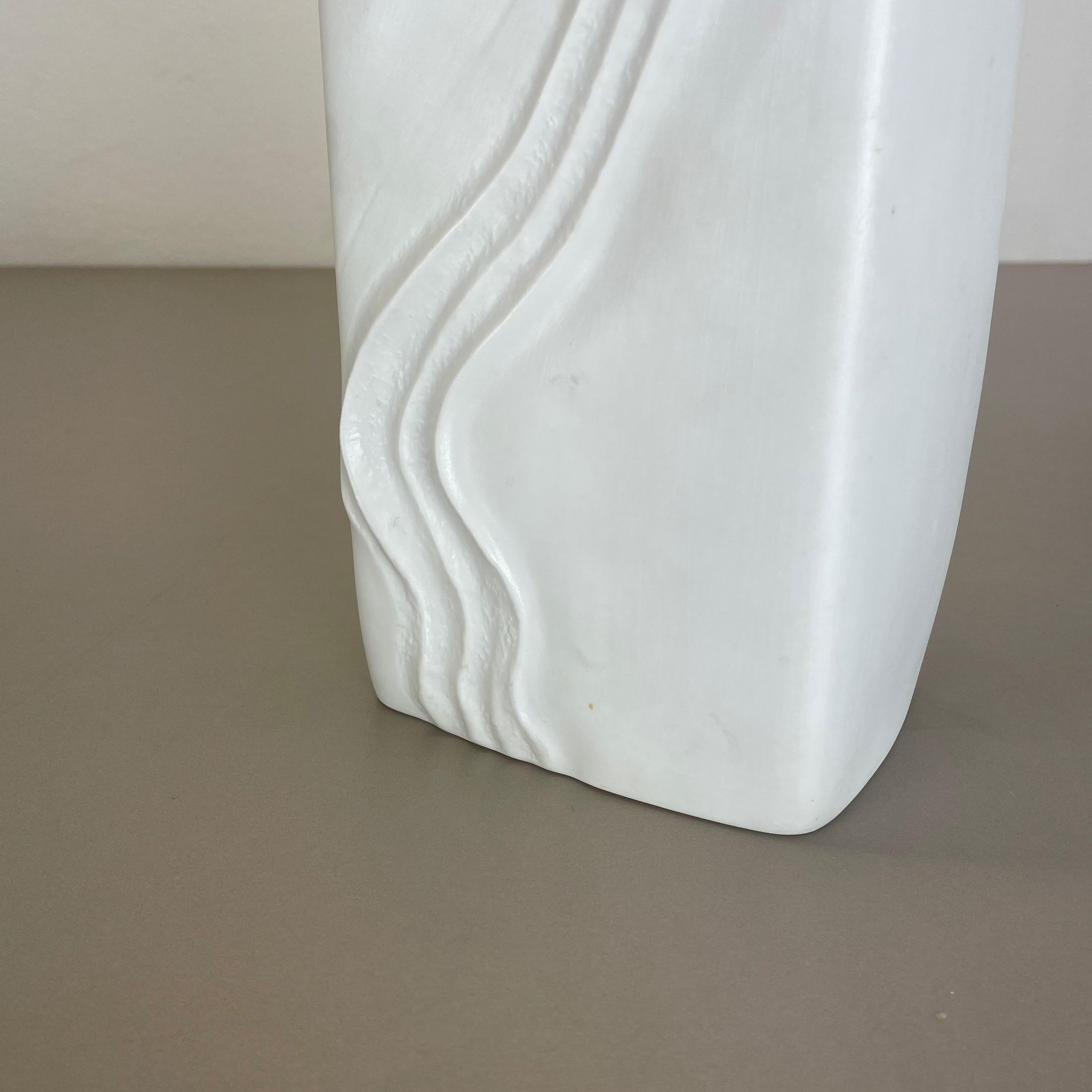 Large OP Art Vase Porcelain German Vase by Martin Freyer for Rosenthal 1970s No2 For Sale 6