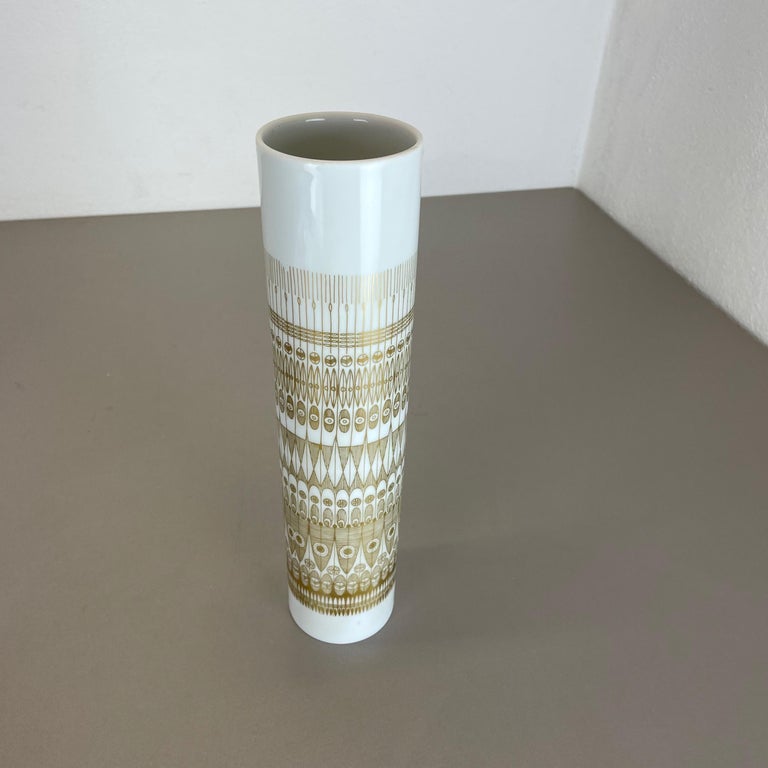 Large OP Art Vase Porcelain Vase by Hans Theo Baumann for Rosenthal, Germany In Good Condition For Sale In Kirchlengern, DE