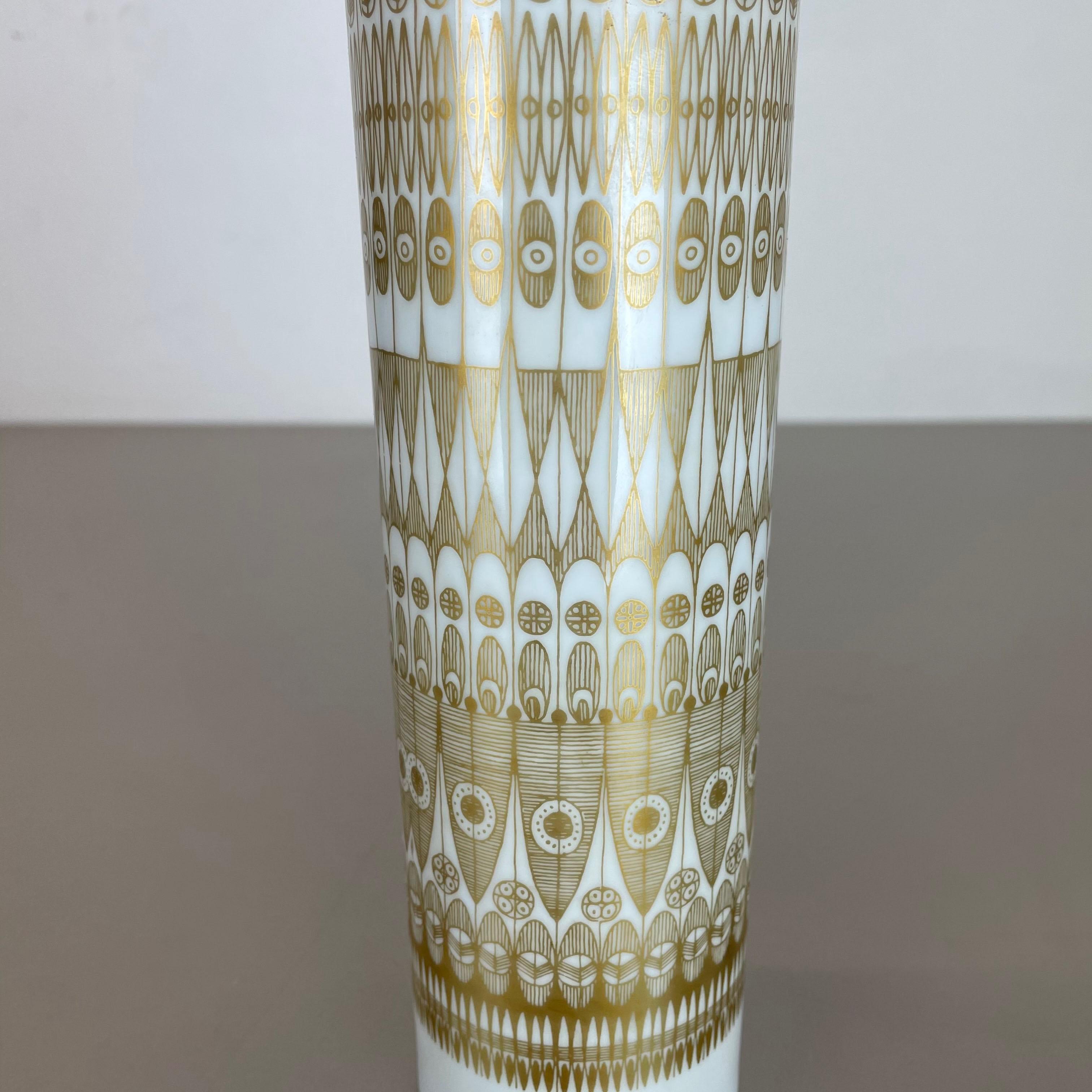 20ième siècle Grand vase en porcelaine OP Art de Hans Theo Baumann pour Rosenthal, Allemagne en vente