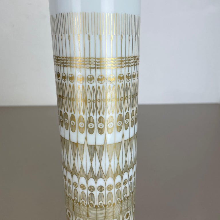 Large OP Art Vase Porcelain Vase by Hans Theo Baumann for Rosenthal, Germany For Sale 1