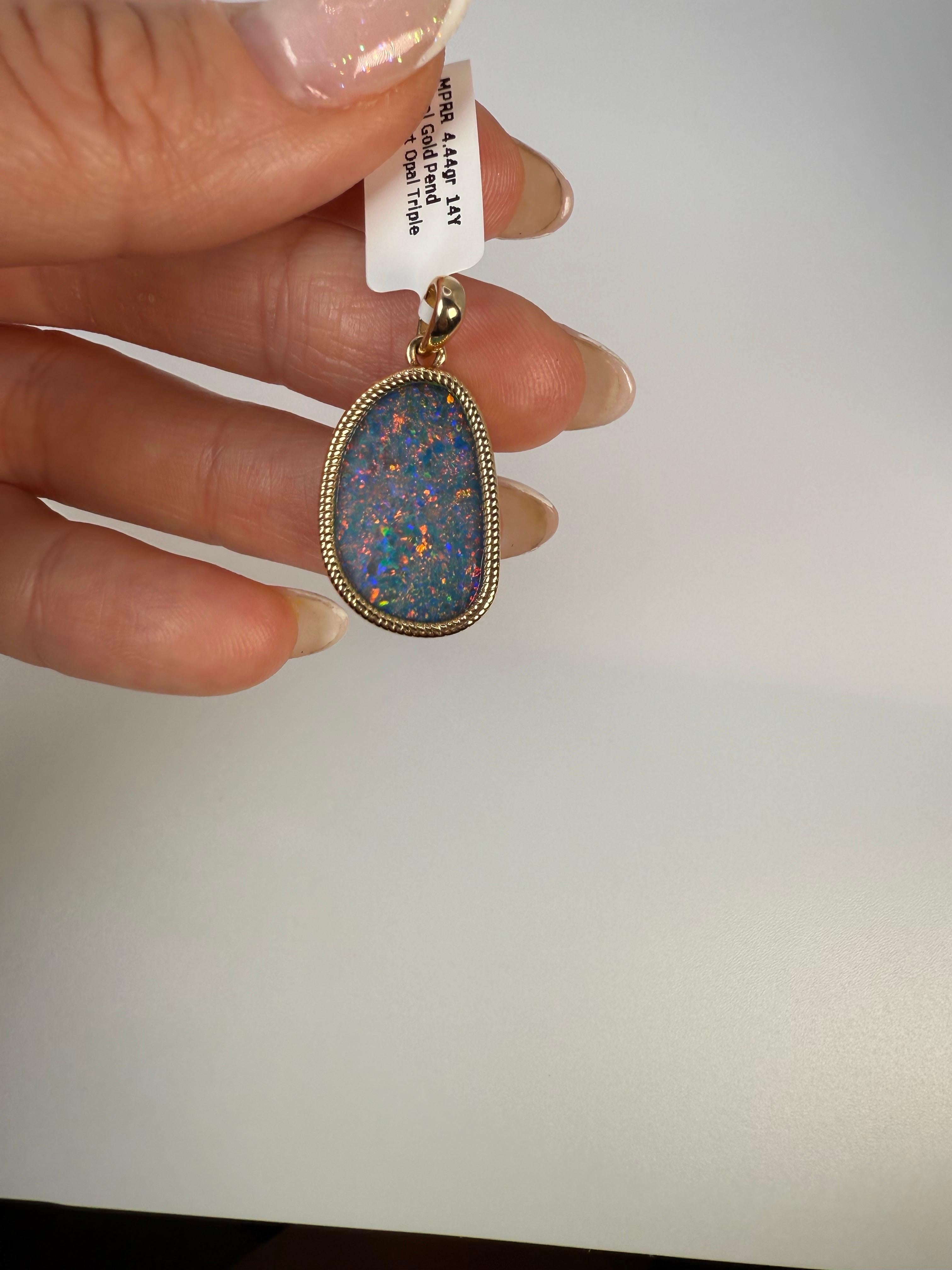 Colgante grande de ópalo de oro amarillo de 14 quilates en Nuevo estado para la venta en Jupiter, FL