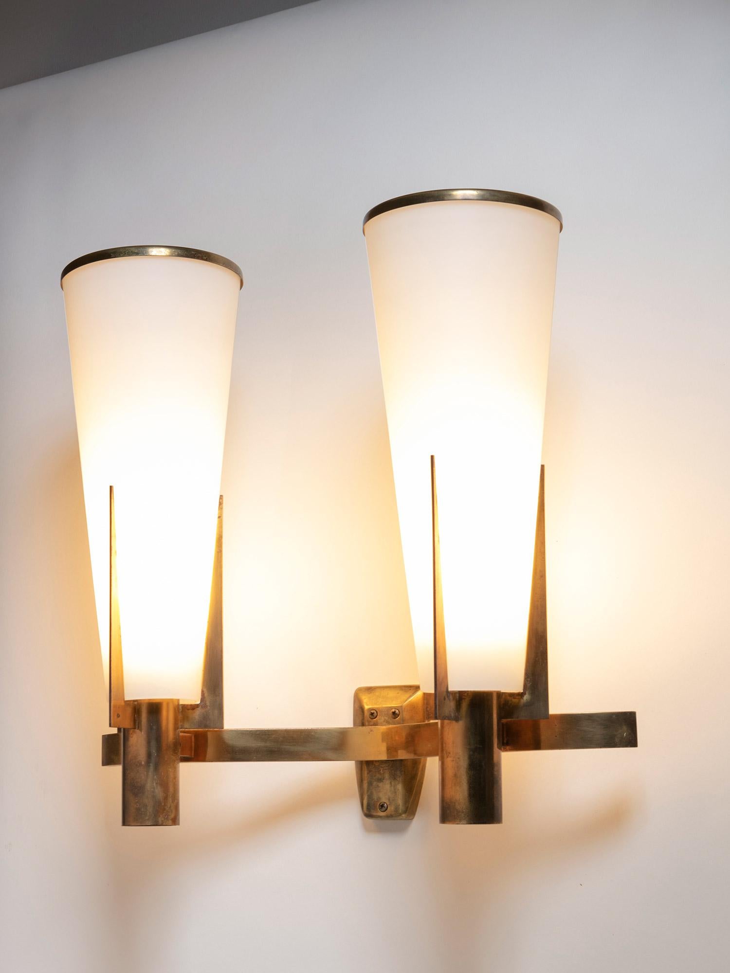 Rare extra large Stilnovo sconce model 2021/2 with opaline glass shade and brass frame.