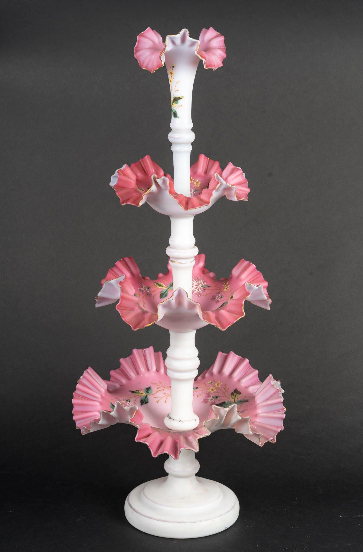 Großer Tafelaufsatz aus Opalin, Periode Napoleon III, 19. Jahrhundert. (Französisch) im Angebot