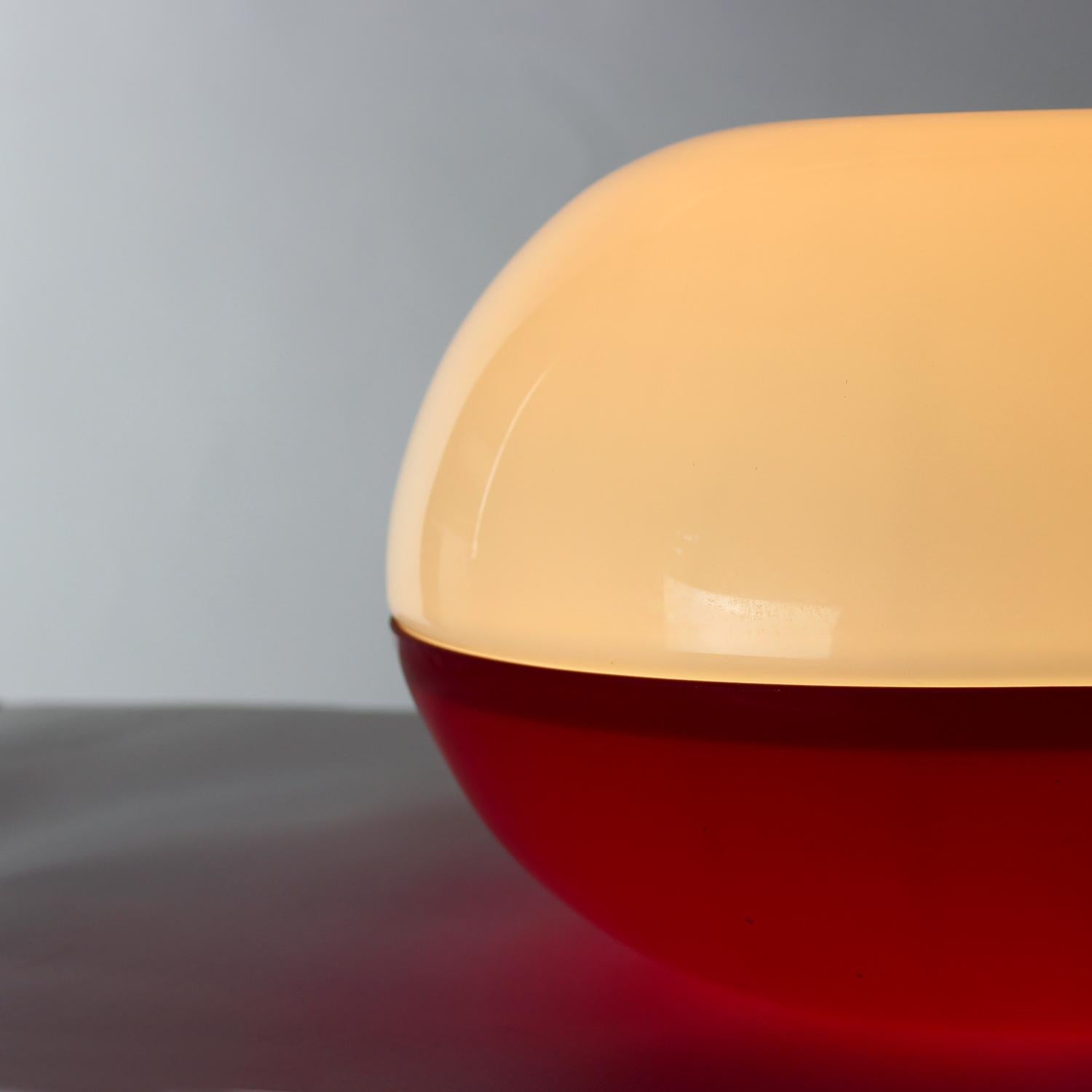 Gran lámpara de mesa de cristal opalino, Checoslovaquia Años 60 en venta 3
