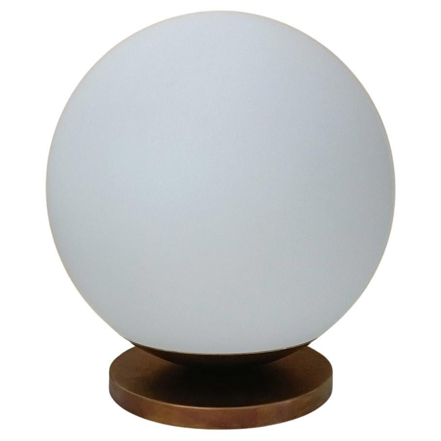 Lampada da tavolo a globo opalino grande di Candas Design