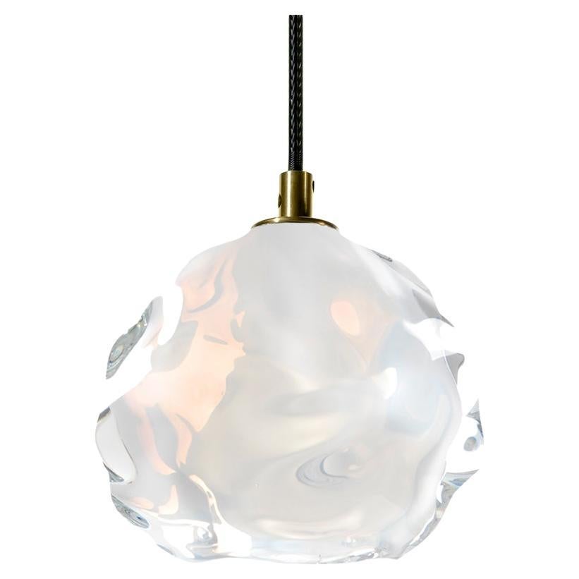 Grande lampe à suspension Opaline Happy, Voltage ligne, verre soufflé à la main, fabriquée sur commande en vente