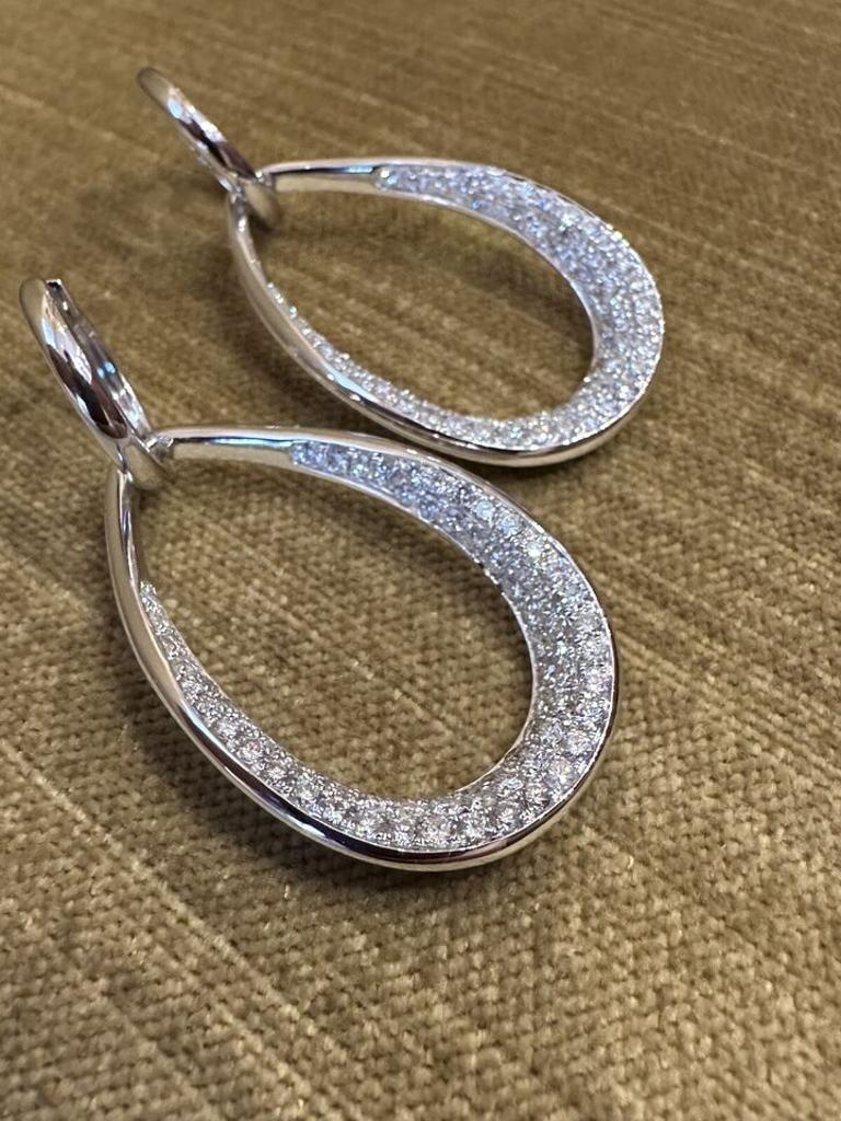 Large Open Hoop Pave Diamond Earrings 3.05 carat total weight in 18k White Gold In Excellent Condition For Sale In La Jolla, CA
