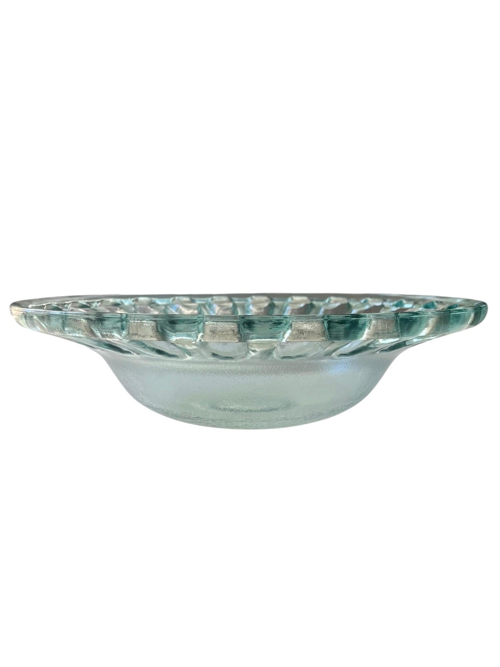 Große durchbrochene Glasschale – Obstschale oder Tafelaufsatz – Art déco – Frankreich im Zustand „Gut“ im Angebot in Beuzevillette, FR