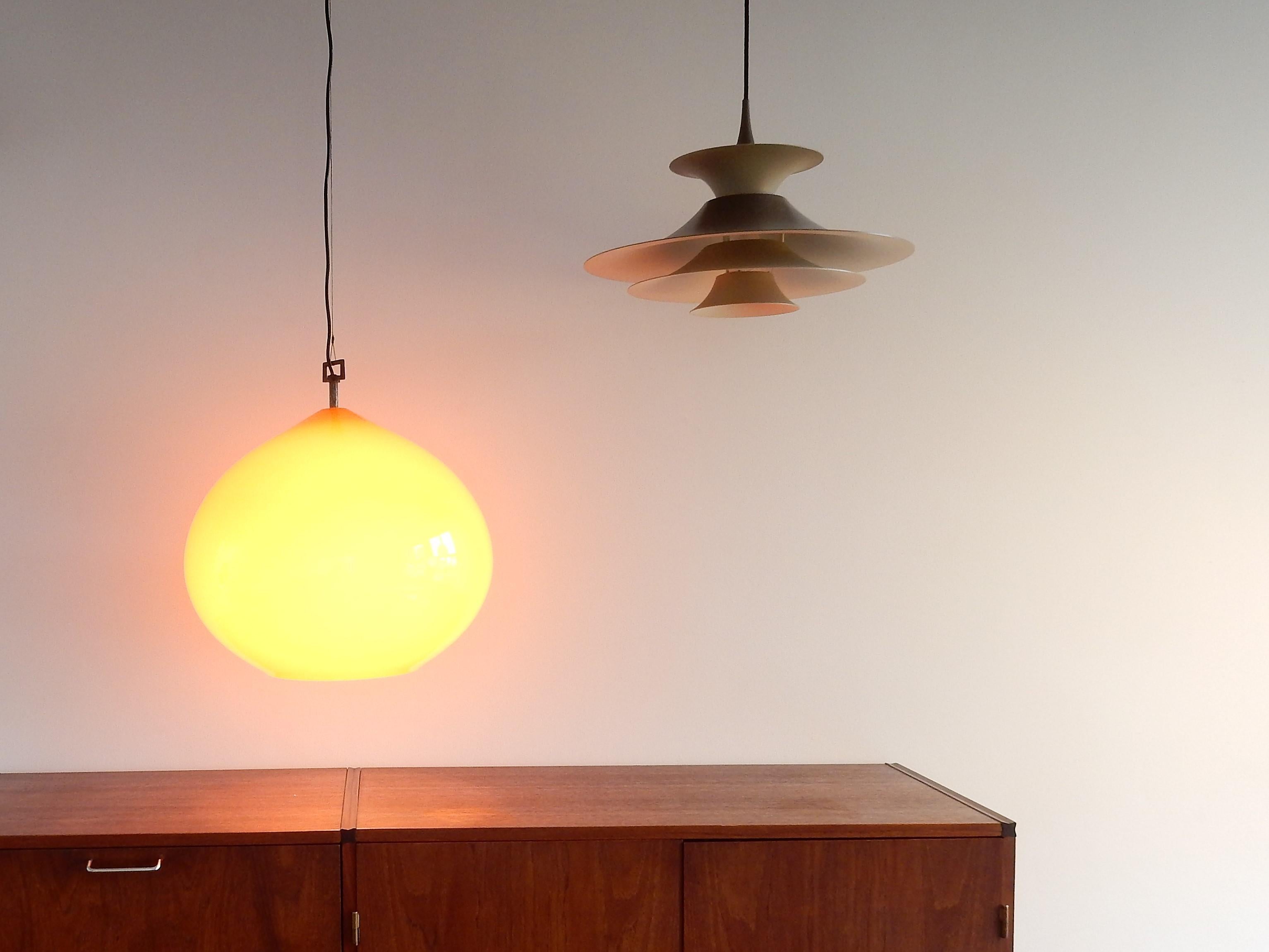 Mid-20th Century Large Orange 'Cipolla' Pendant Lamp by Alessandro Pianon for Vistosi, Italy