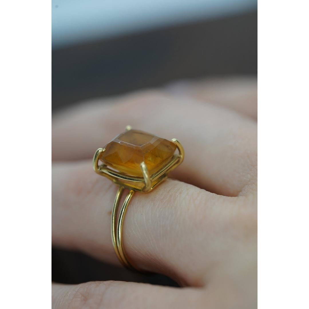 Women's Large Orange Citrine ring. 18k yellow gold Heavy Large Prong Set Round Citrine For Sale