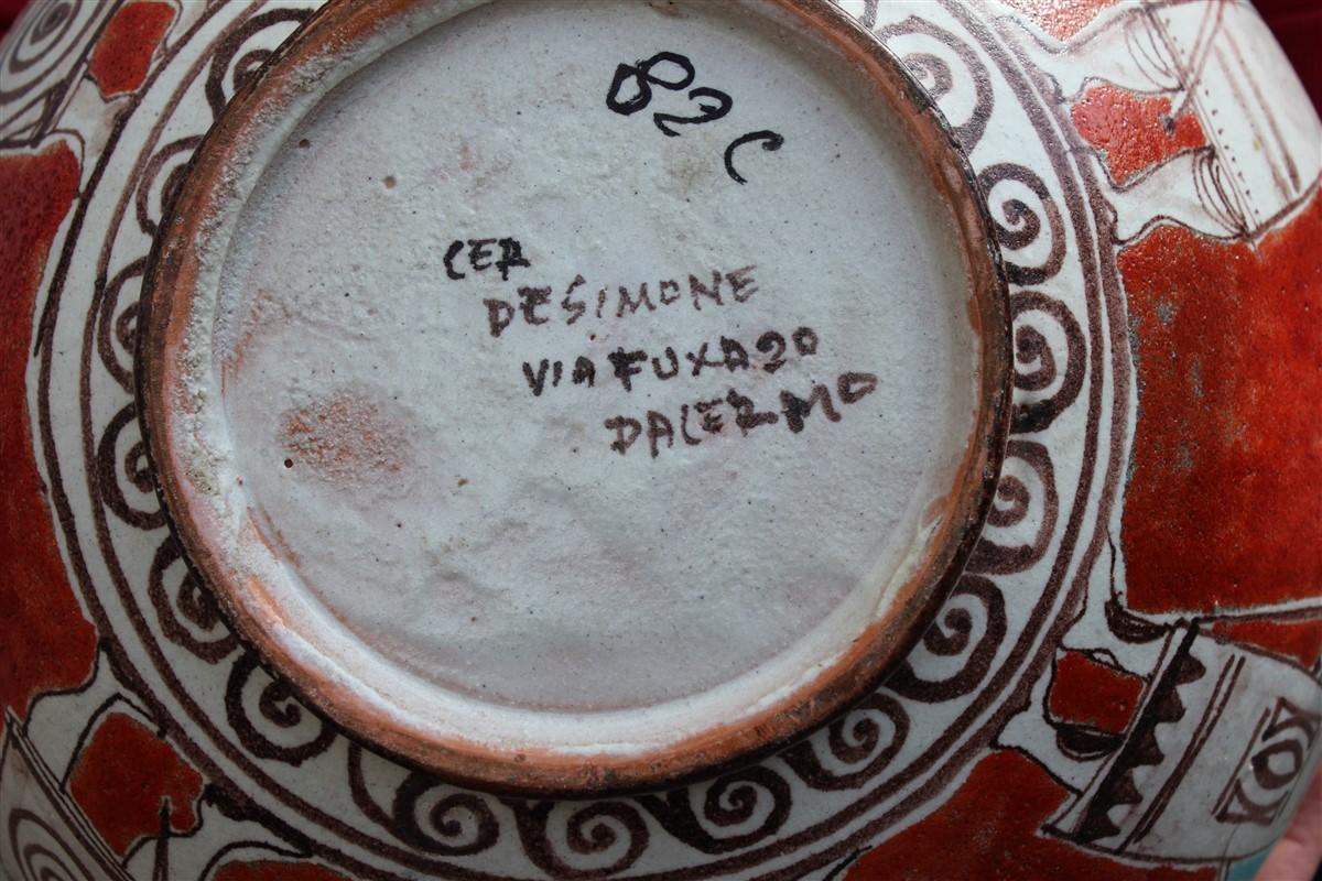 Ceramica Grande vaso arancione Giovanni de Simone 1960 con guerrieri in stile Picasso in vendita