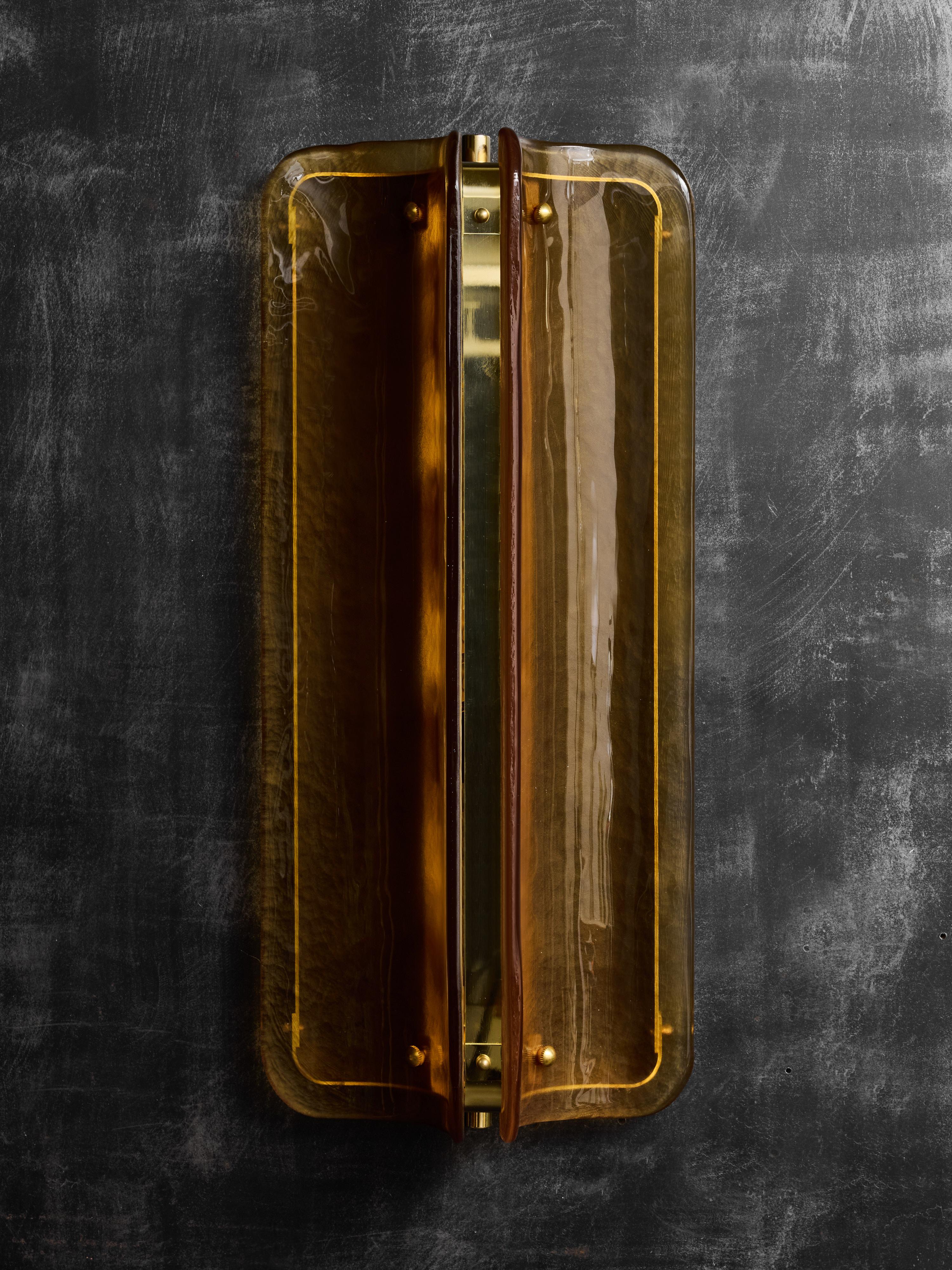 Moderno Grande applique arancione in vetro di Murano e ottone in vendita