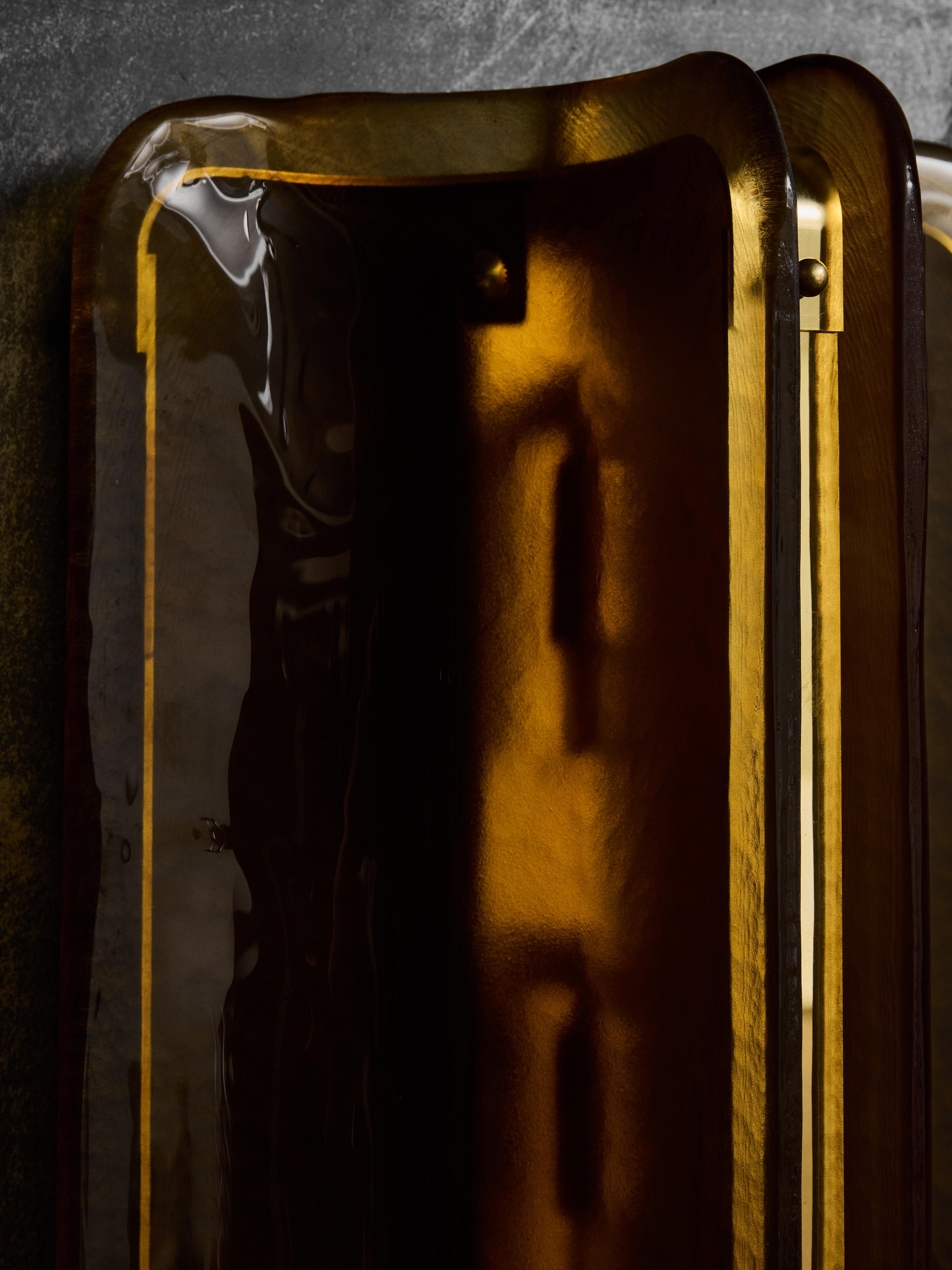 XXI secolo e contemporaneo Grande applique arancione in vetro di Murano e ottone in vendita