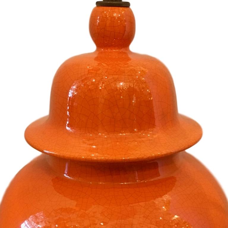 Große orangefarbene Porzellan-Tischlampe (Französisch) im Angebot