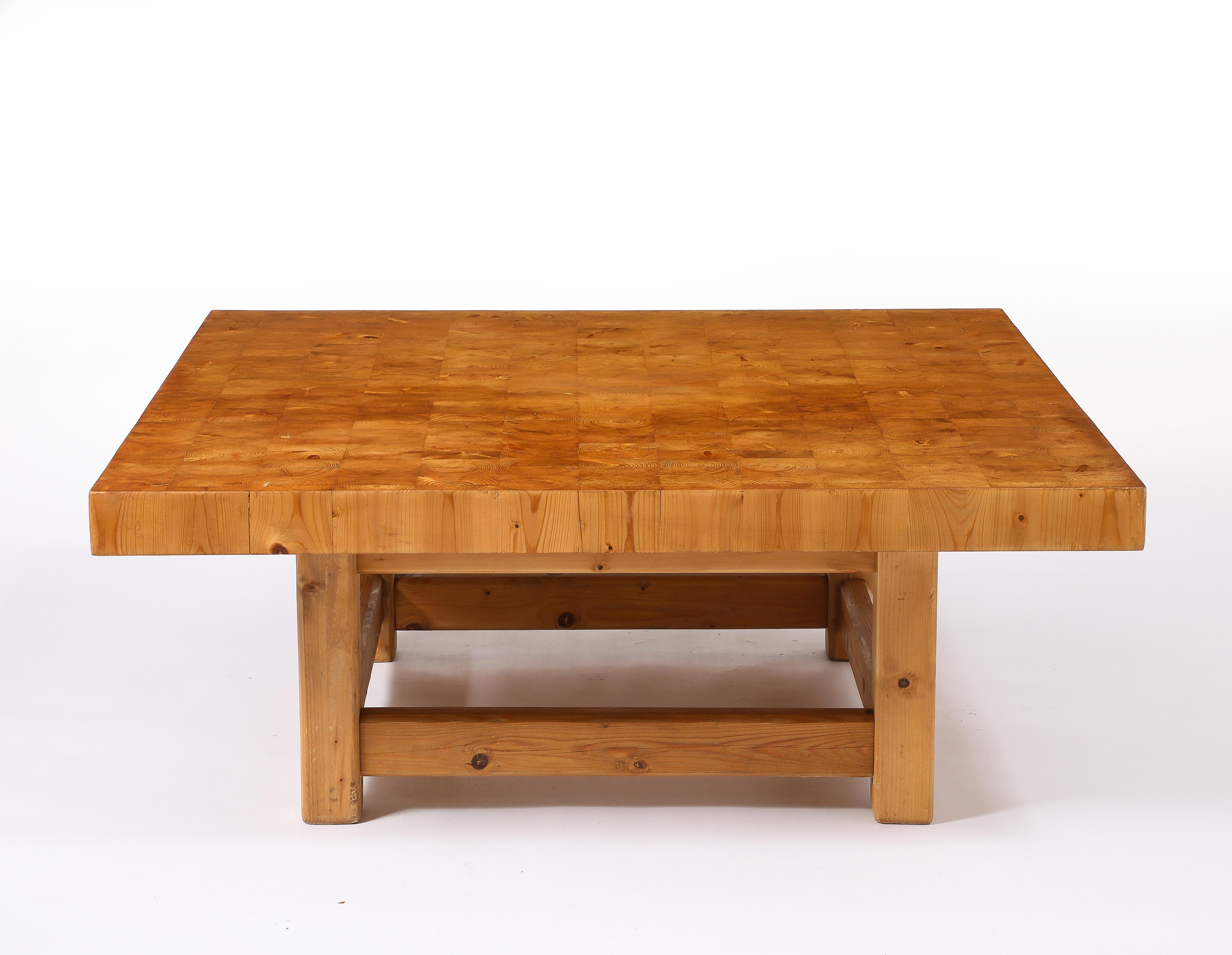 Grande table basse en pin de l'Oregon, France, années 1960 en vente 3
