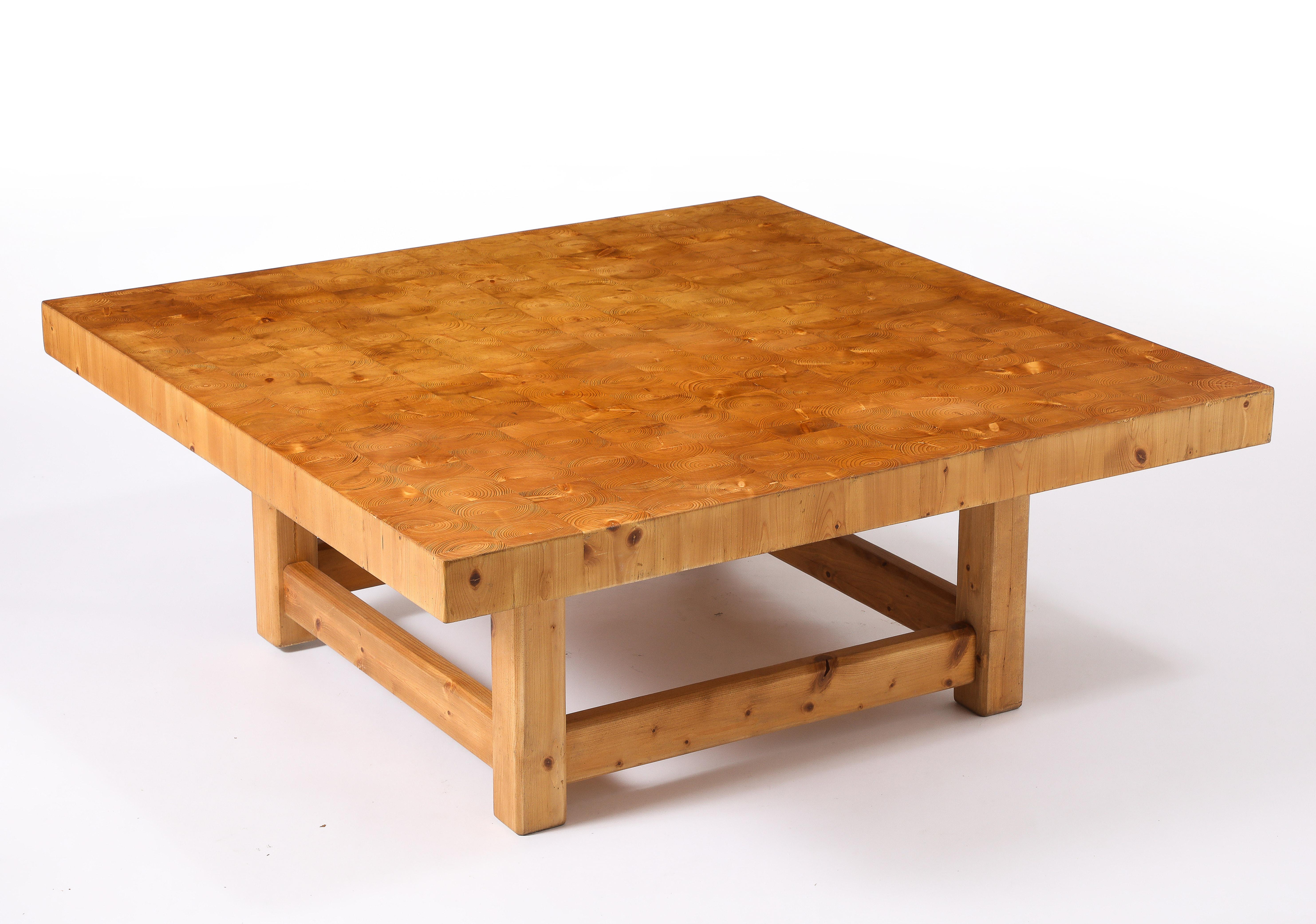 Grande table basse en pin de l'Oregon, France, années 1960 Bon état - En vente à New York, NY