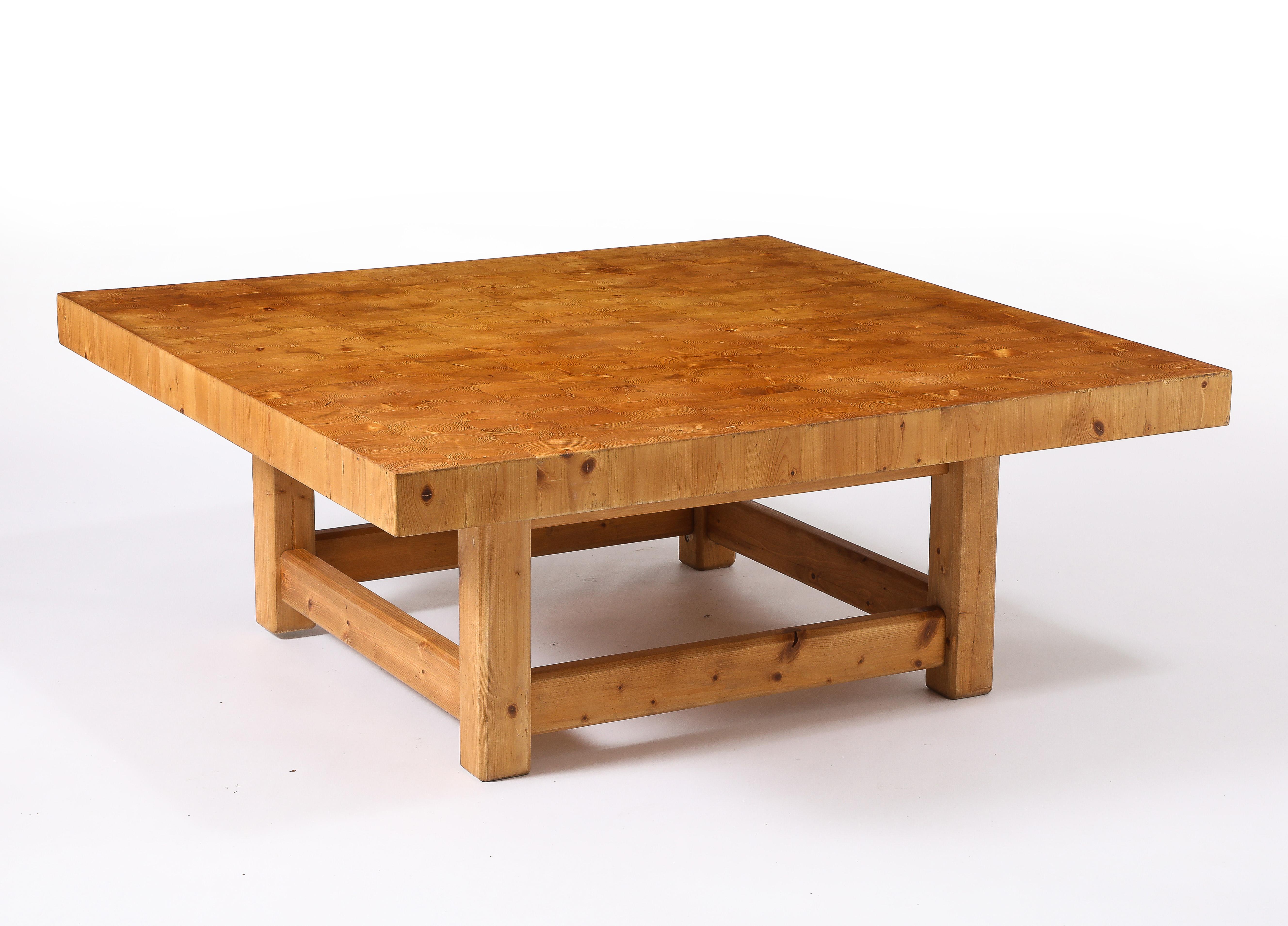20ième siècle Grande table basse en pin de l'Oregon, France, années 1960 en vente