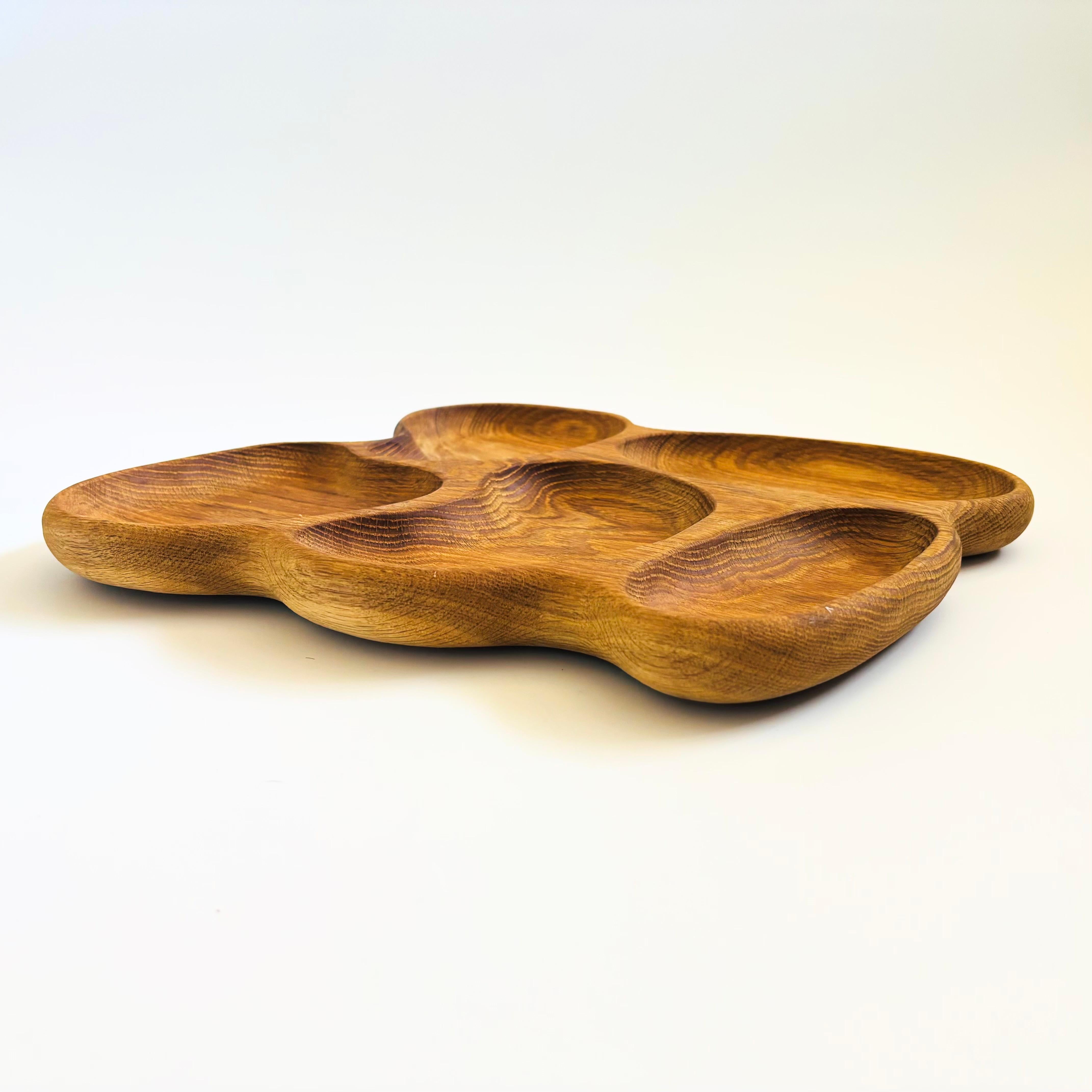 Large Organic Carved Wood Tray In Good Condition For Sale In Fairfield, CA