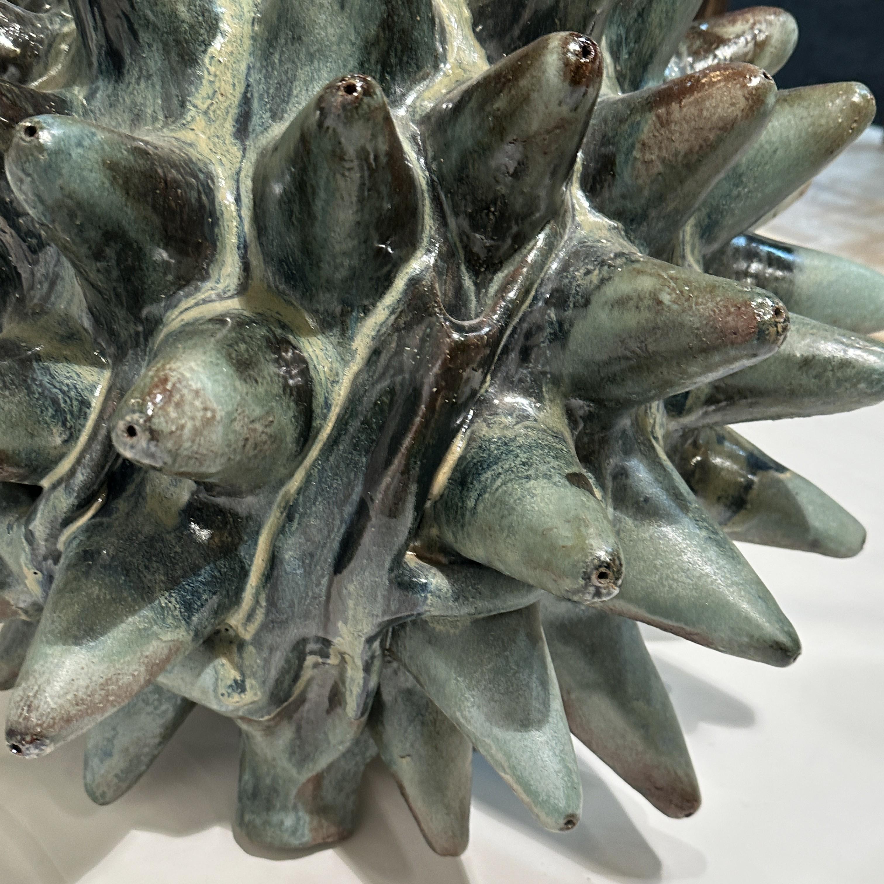 Escultura de cerámica orgánica grande para el suelo de Fernando Marquina Grande Tallado a mano en venta
