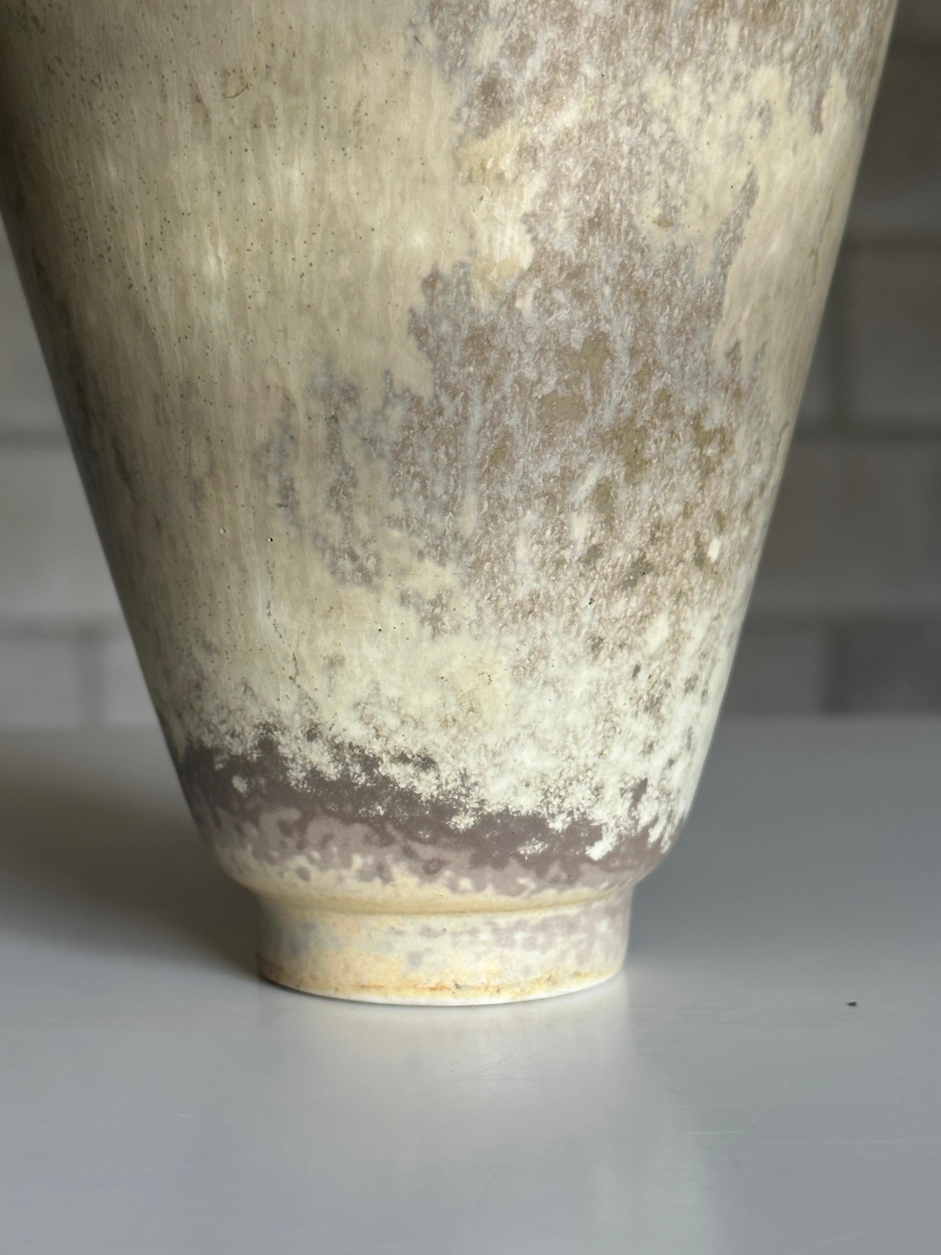 Grand vase organique en grès à formes libres de Carl-Harry Stålhane pour Rörstrand Bon état - En vente à St.Petersburg, FL