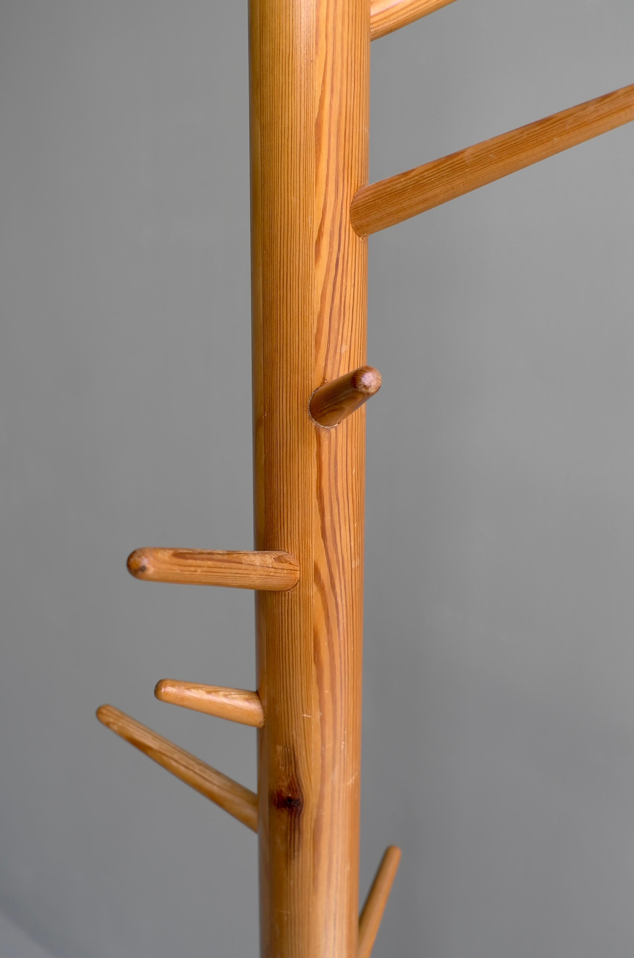 Mid-Century Modern Large Organic Midcentury Coat Stand in Solid Pine with Metal Base, Sweden, 1960 For Sale