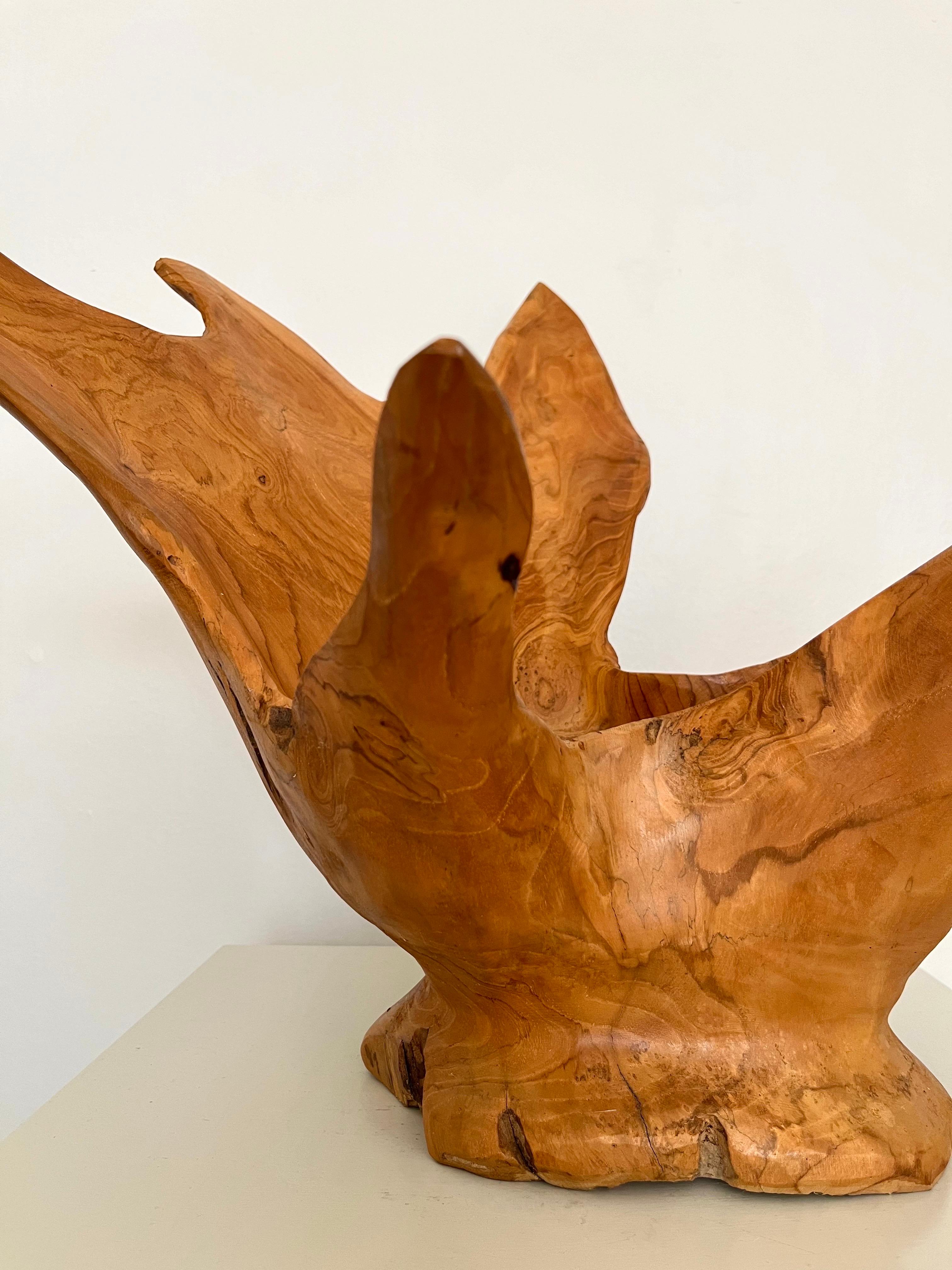 Grand bol sculpté en ronce de bois organique et moderne, Indonésie, 1970 en vente 7