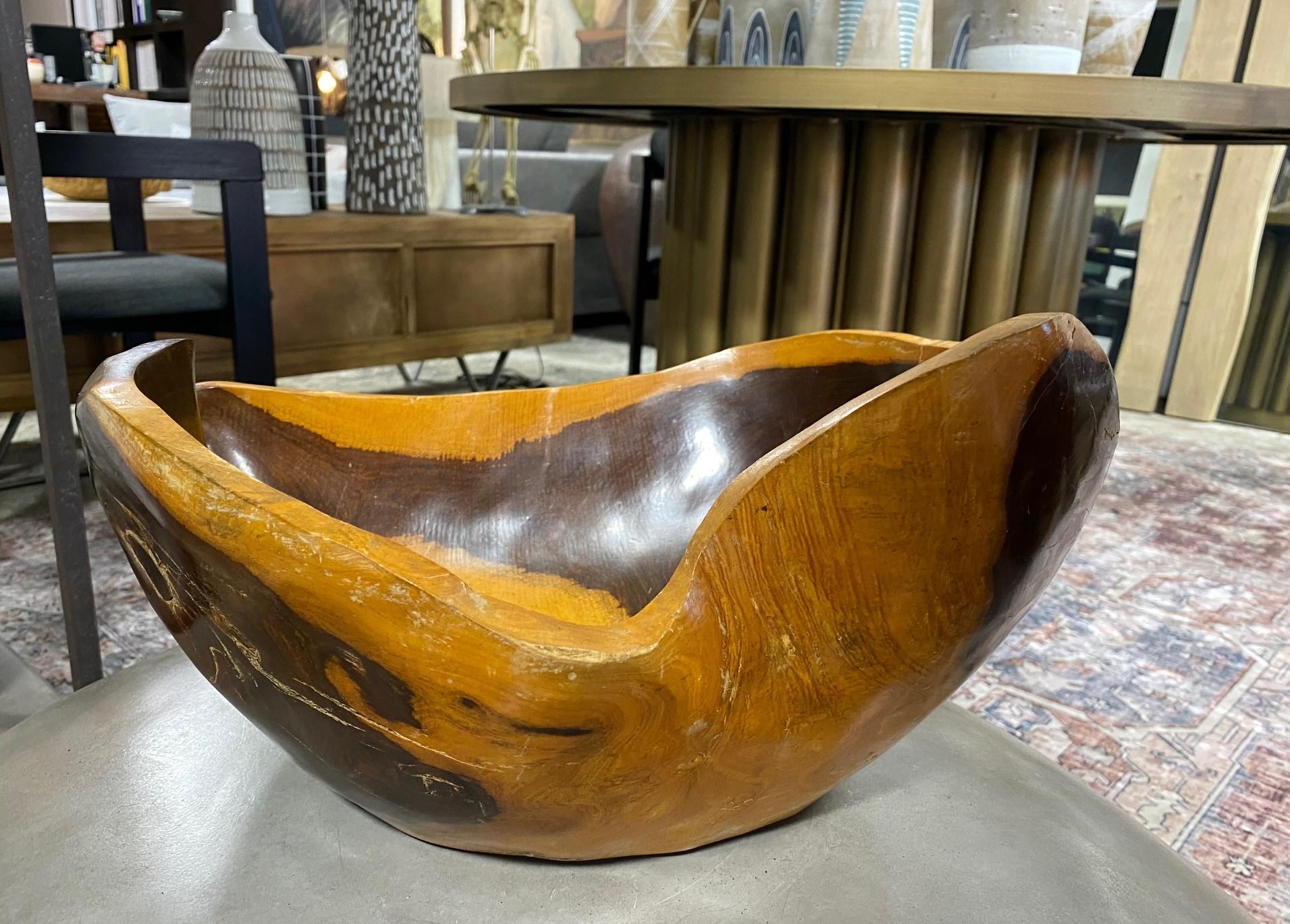 Large Organic Natural Free Form Live Edge Sculptural Root Wood Bowl In Good Condition In Studio City, CA