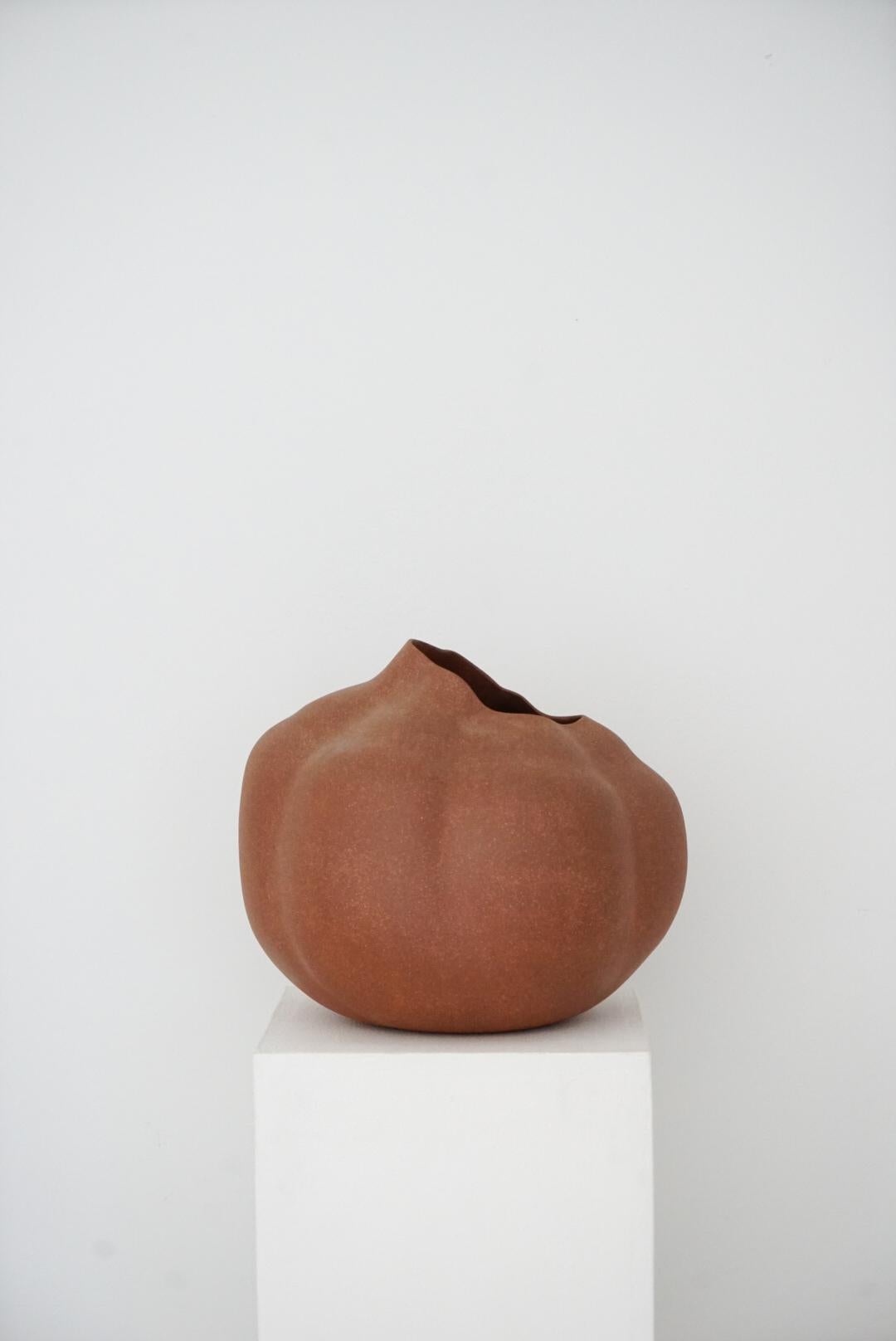 Large Organic Sculptural Ceramic Pottery Vessel  For Sale 5