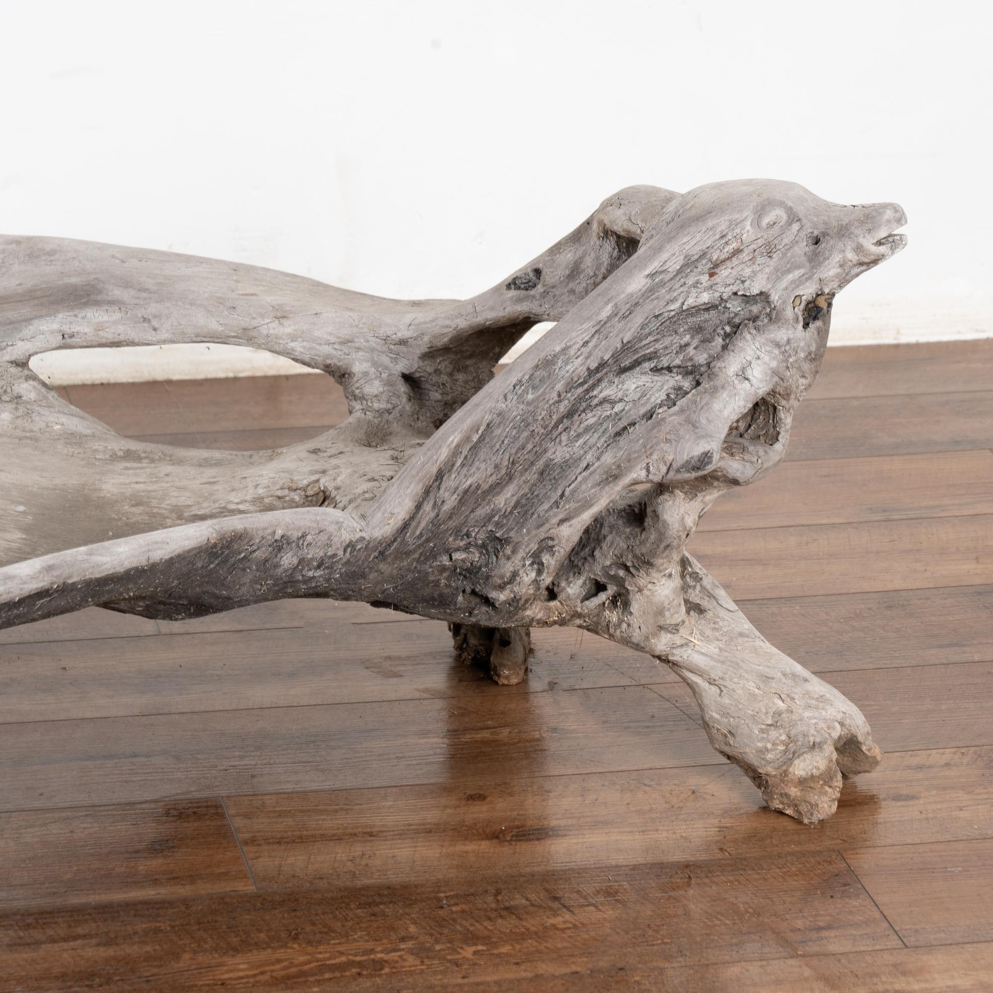Grande panca organica in teak con iguana intagliata, circa 1940-60 in vendita 4
