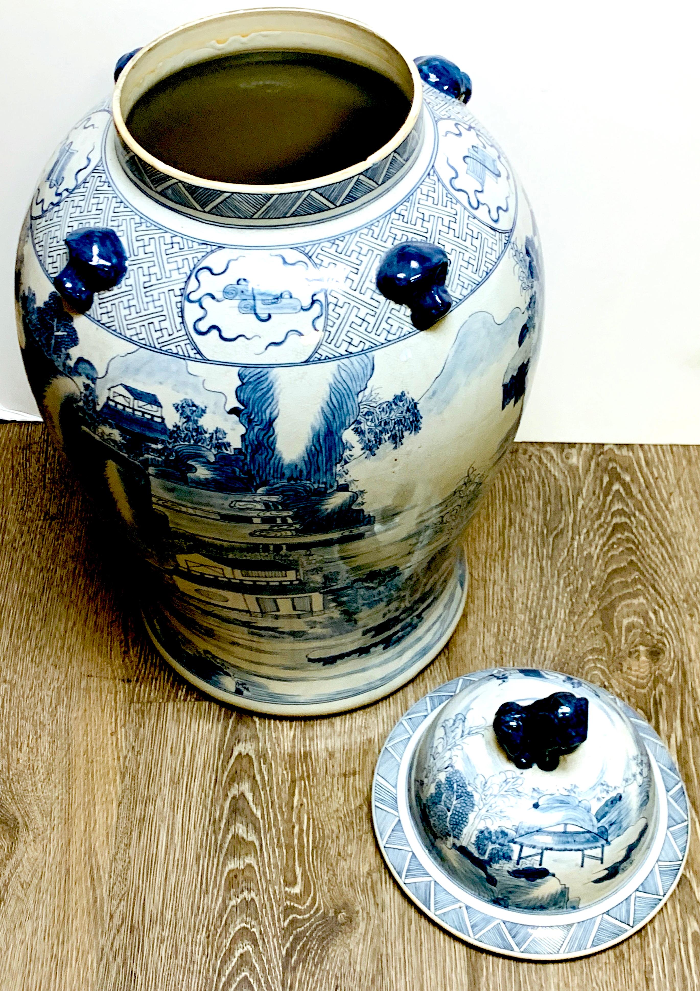 Großes orientalisches blau-weißes Tempelgefäß 2