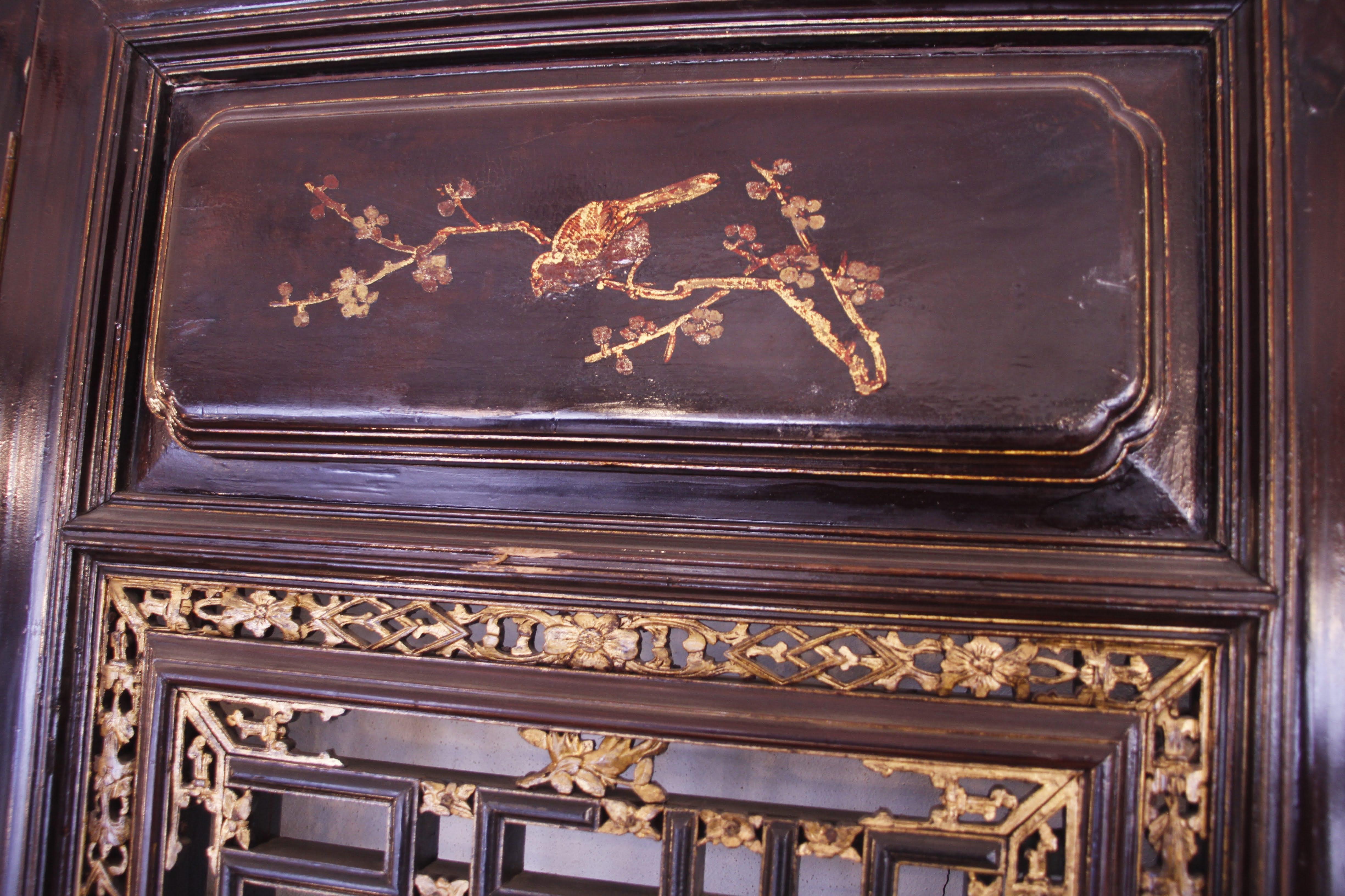 Large Oriental Divider, with Gold Foil Decoration In Good Condition For Sale In Varese, Lombardia