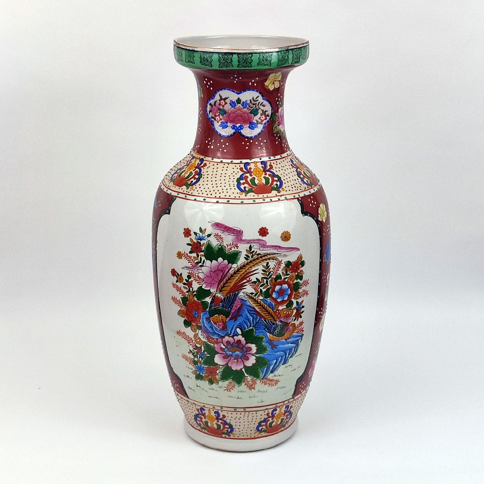 Große orientalische Porzellanvase, Dekor von Blumen und Vögeln, ca. 1940er Jahre (Art déco) im Angebot
