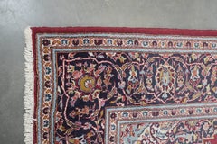 Large oriental rug with beautiful patterns and stunning colours 303x200cm