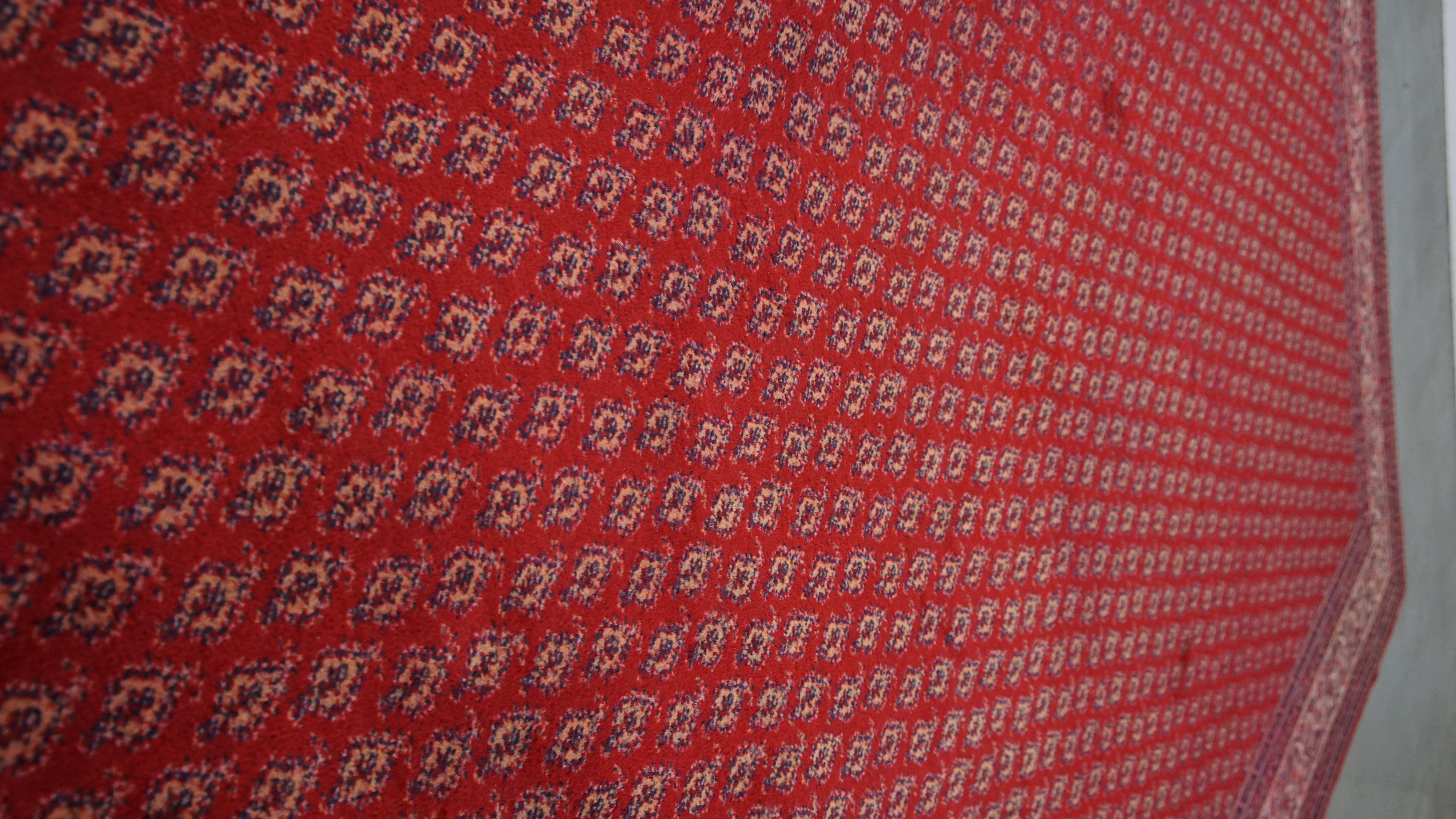 20th Century Large oriental rug with primarily red and purple colors, 300x200cm For Sale