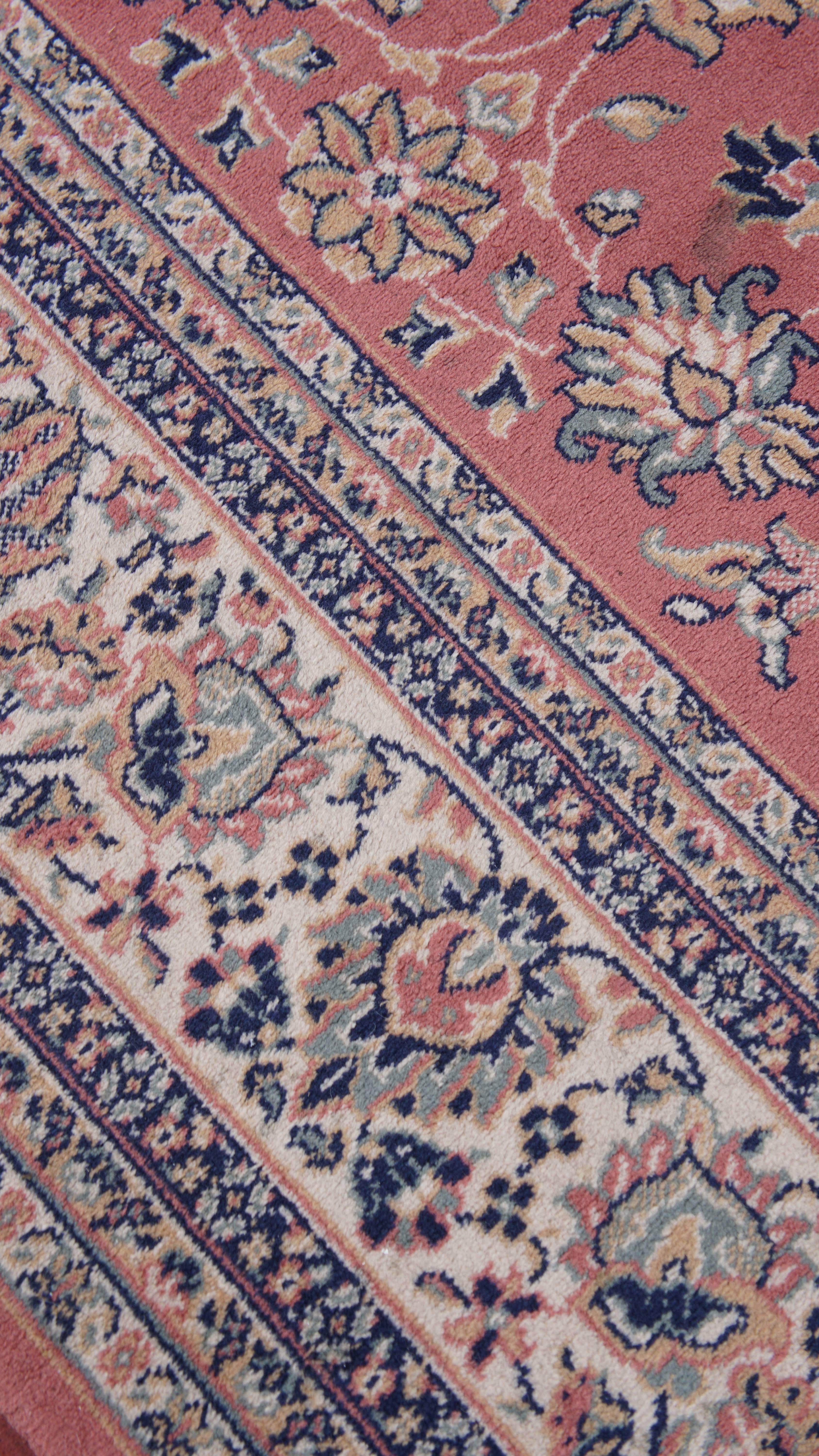 Großer Orientteppich mit roten und rosa Tönen - 345x250 cm (Baumwolle) im Angebot