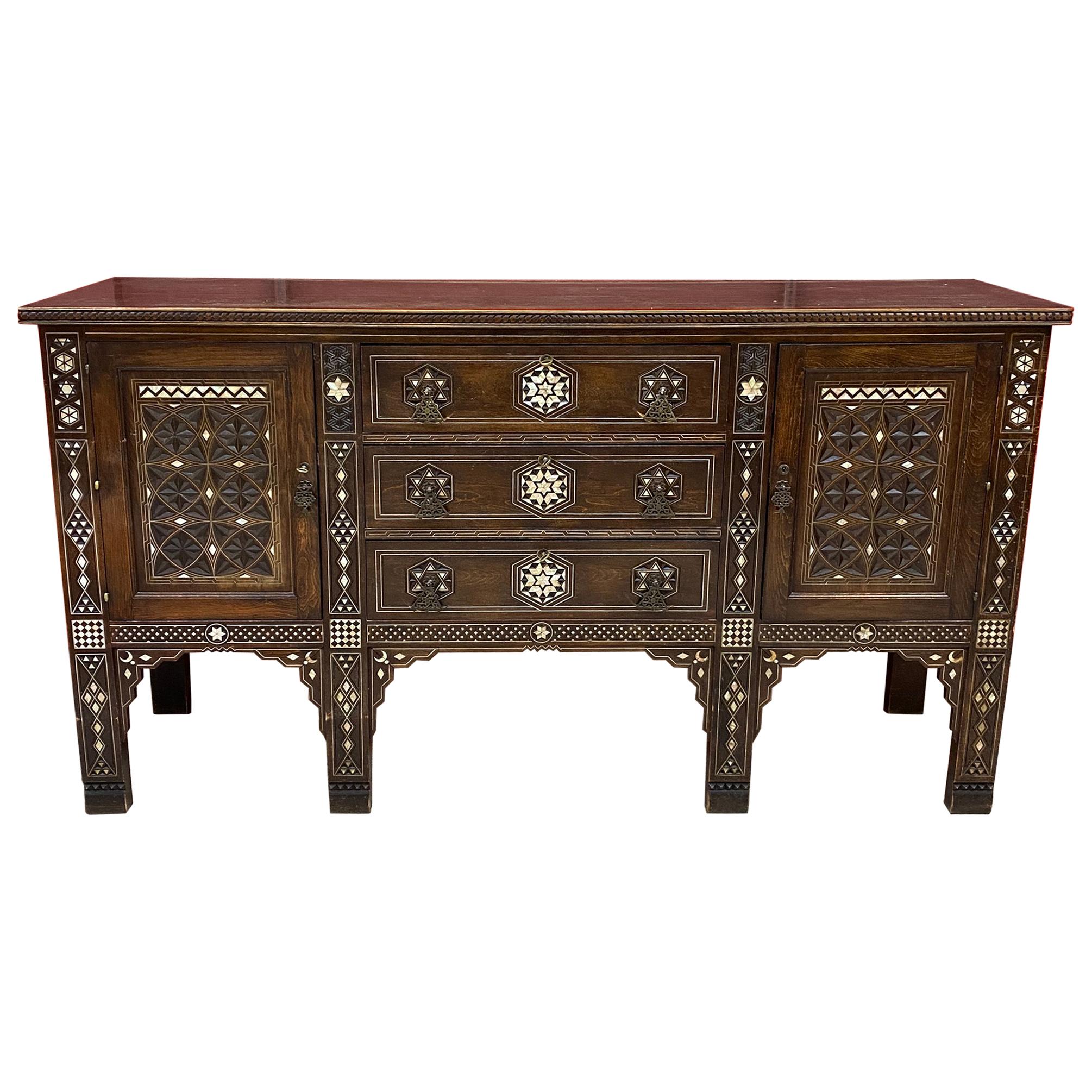 Large Oriental-Style Sideboard in carved Wood, with Mother-of-Pearl Inlay, 1880