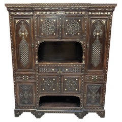 Large Oriental-Style Sideboard in carved Wood, with Mother-of-Pearl Inlay, 1880