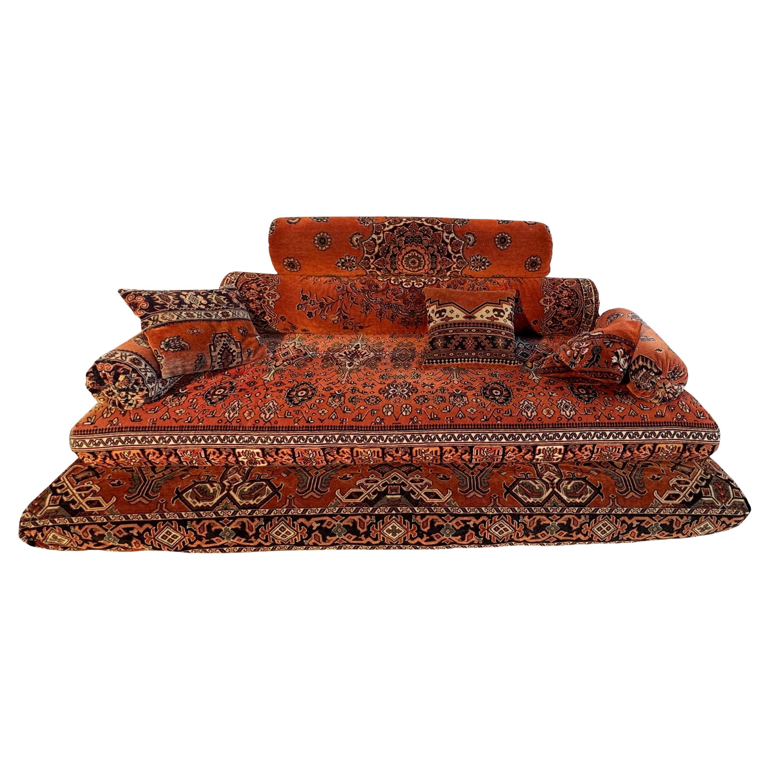 Large oriental-style sofa "Diwan Paris" Paris, France, circa 1980 en venta