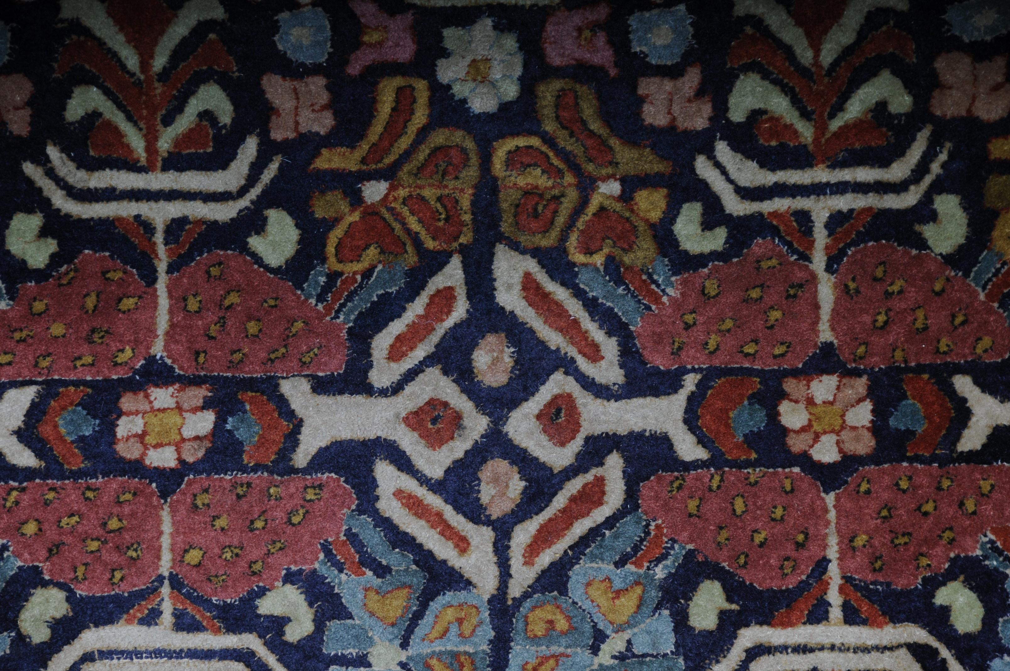 Large Oriental Tefzet Carpet, circa 1920 For Sale 5